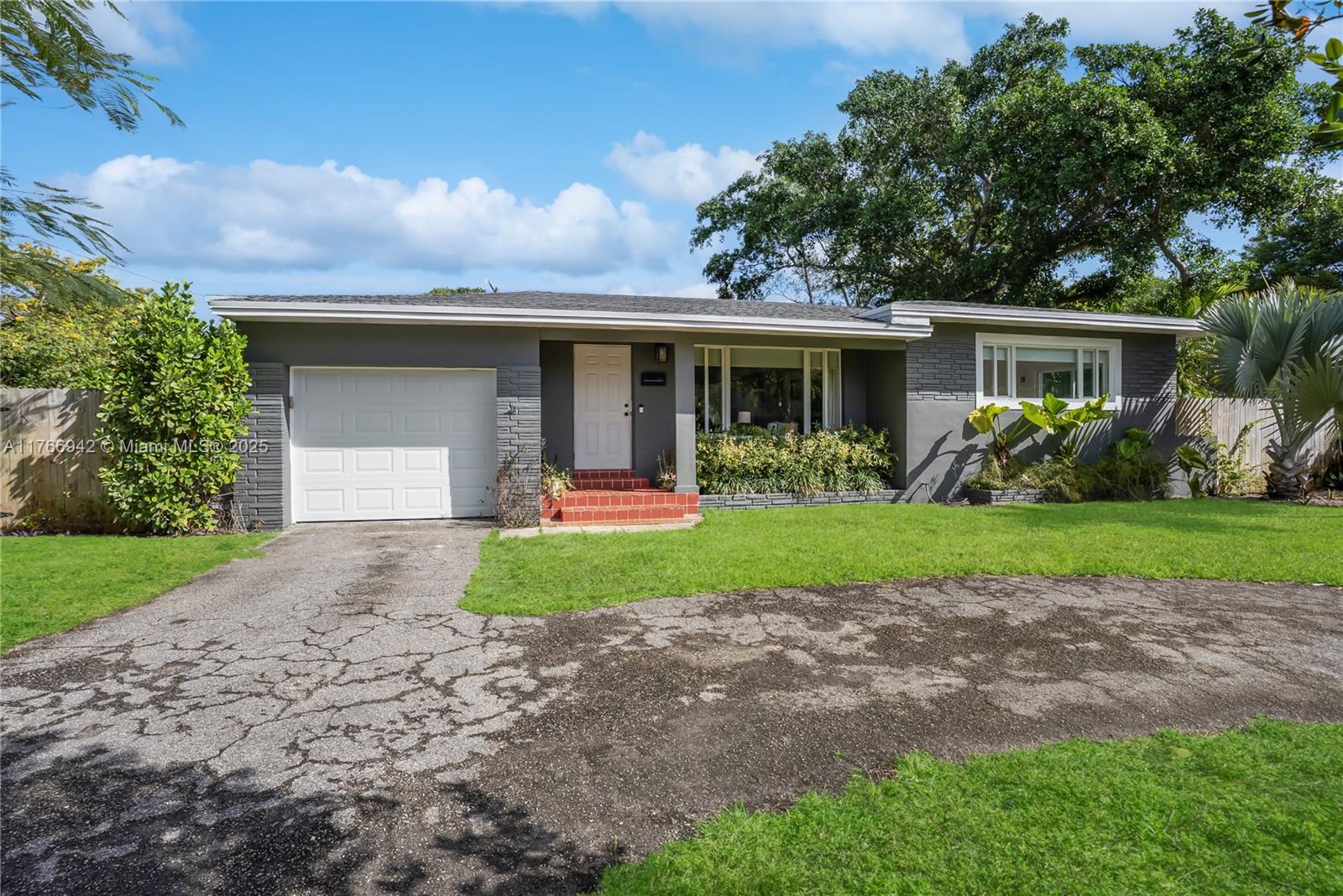185 NW 115th St