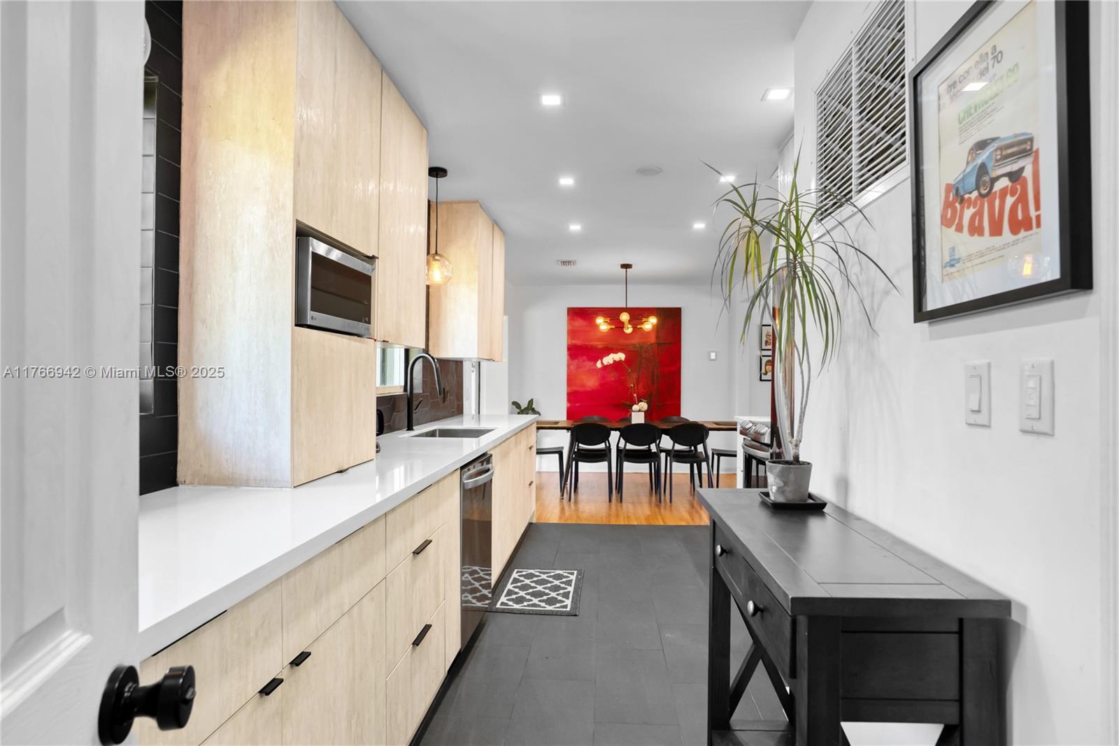 185 NW 115th St