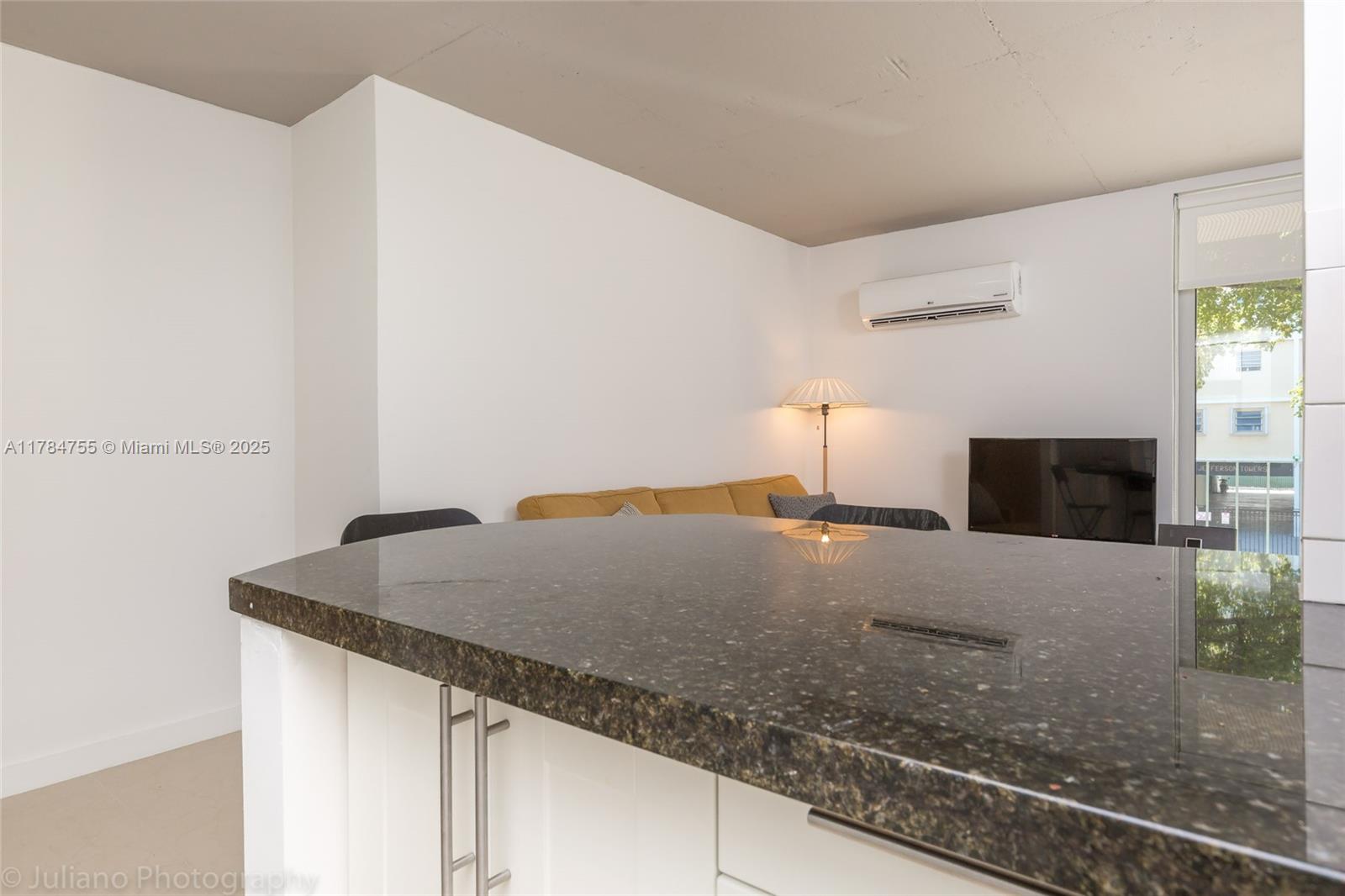 915 Jefferson Ave # 2A