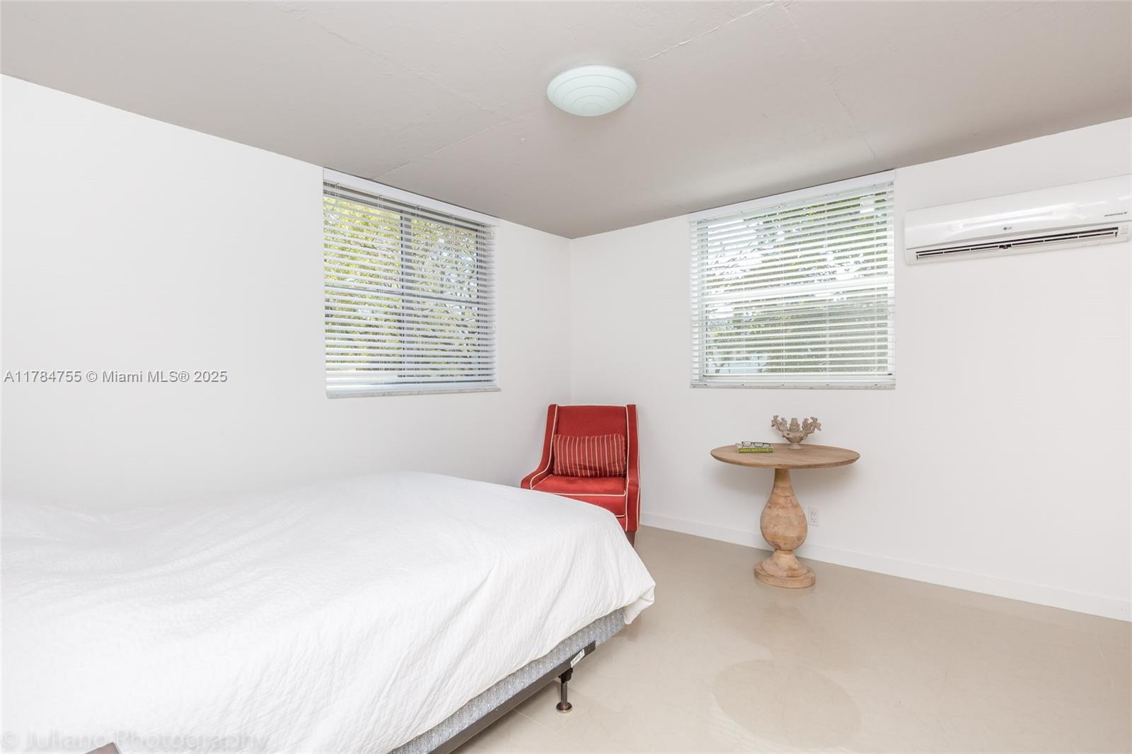 915 Jefferson Ave # 2A