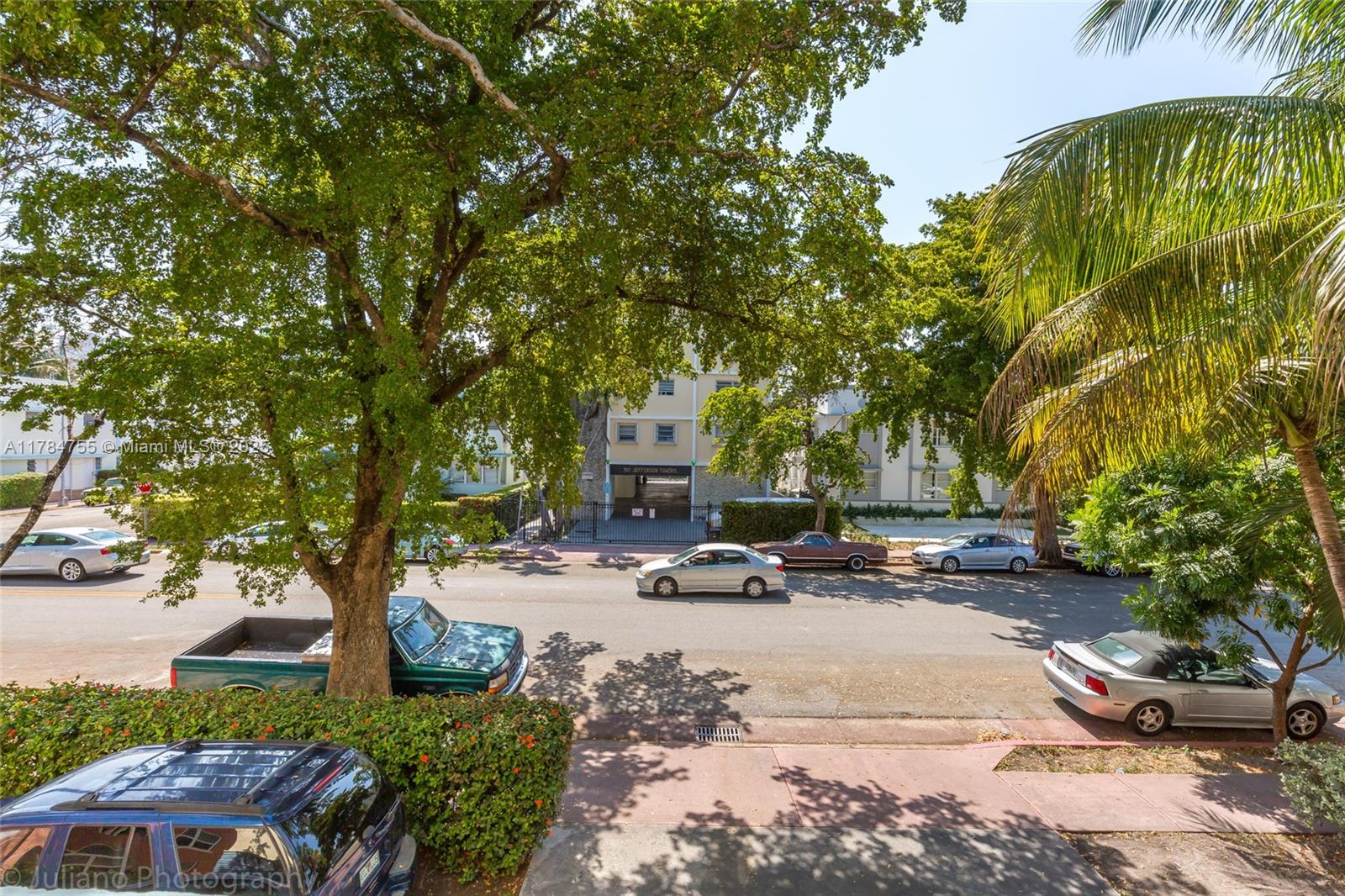 915 Jefferson Ave # 2A