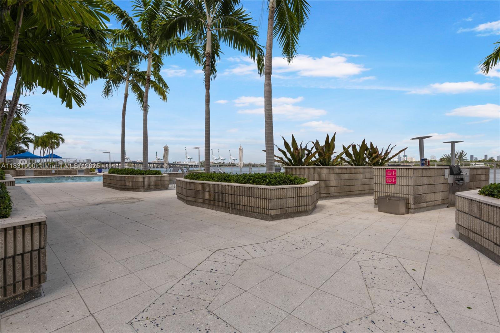 800 West Ave # 636