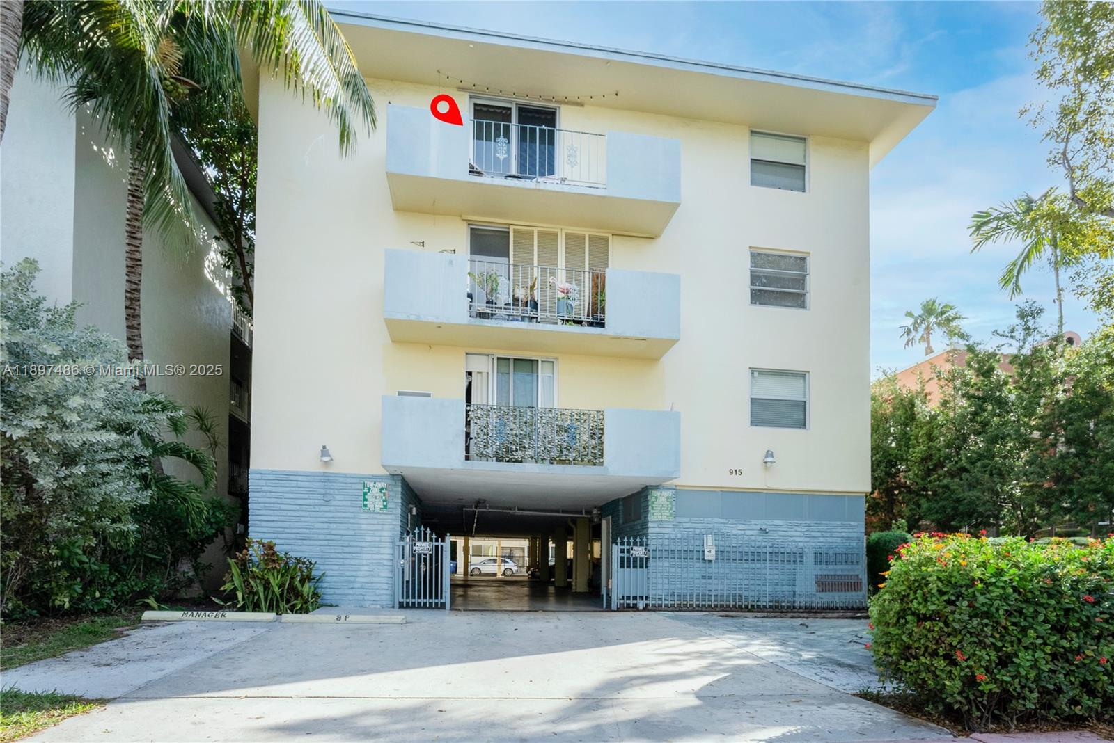 915 Jefferson Ave # 4A