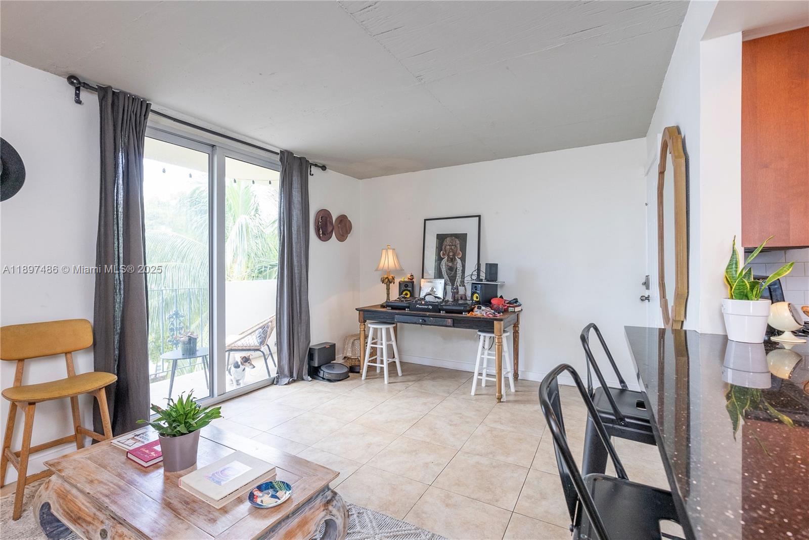 915 Jefferson Ave # 4A