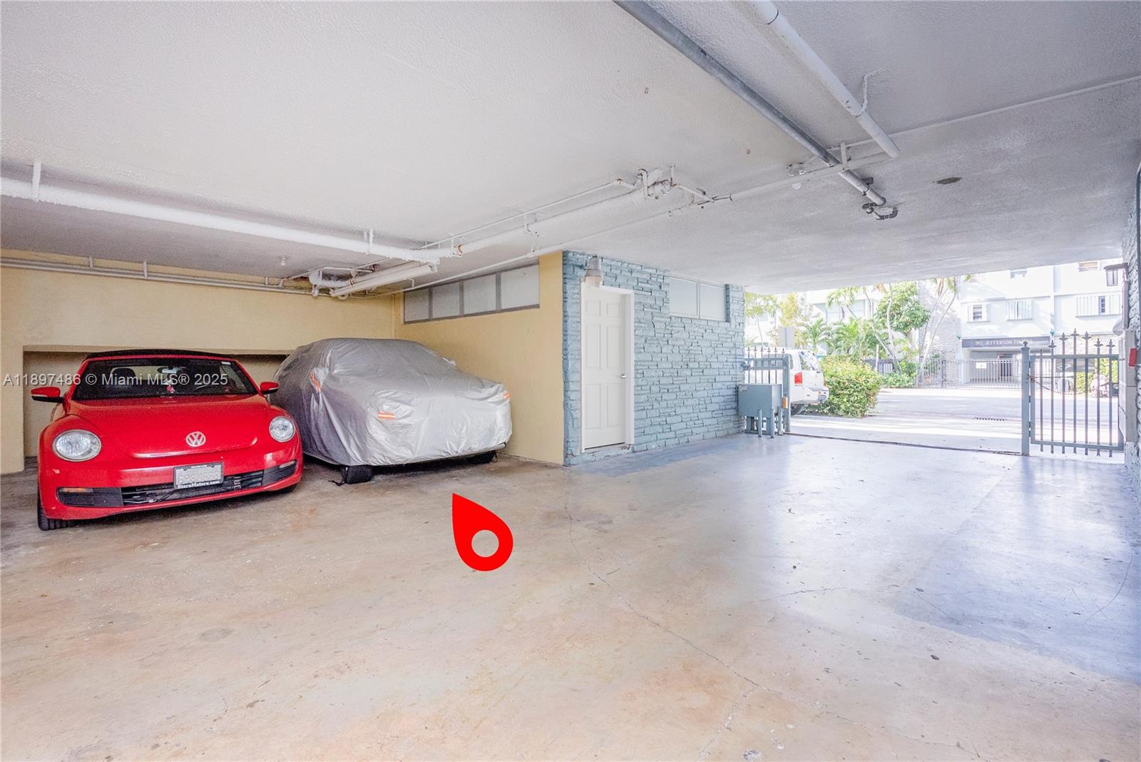 915 Jefferson Ave # 4A