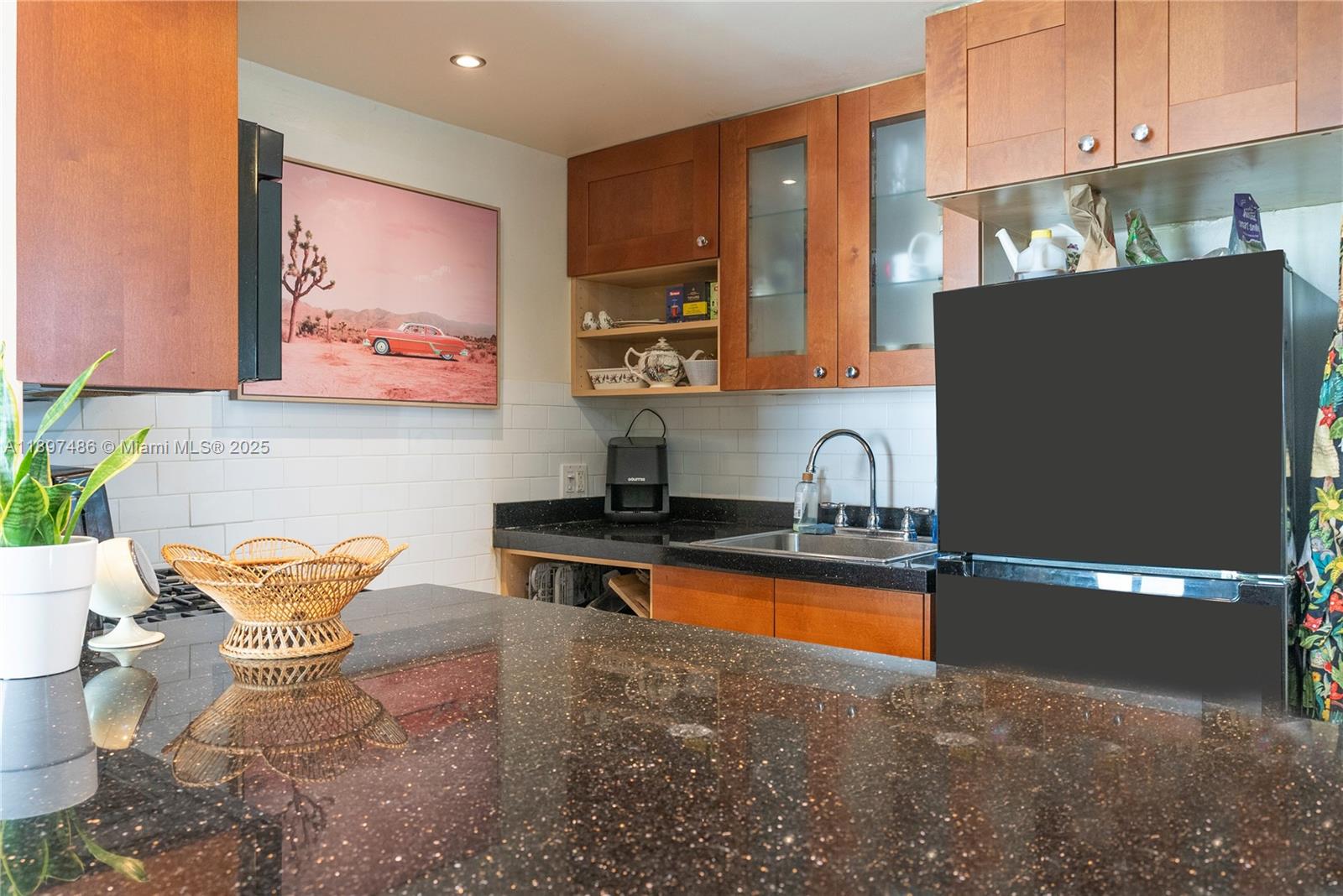 915 Jefferson Ave # 4A