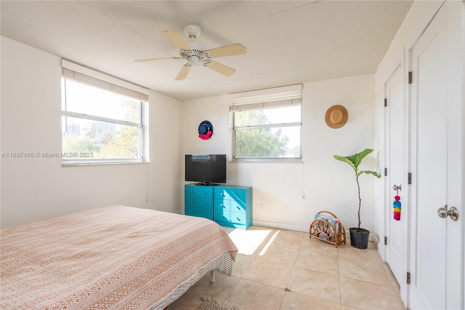 915 Jefferson Ave # 4A