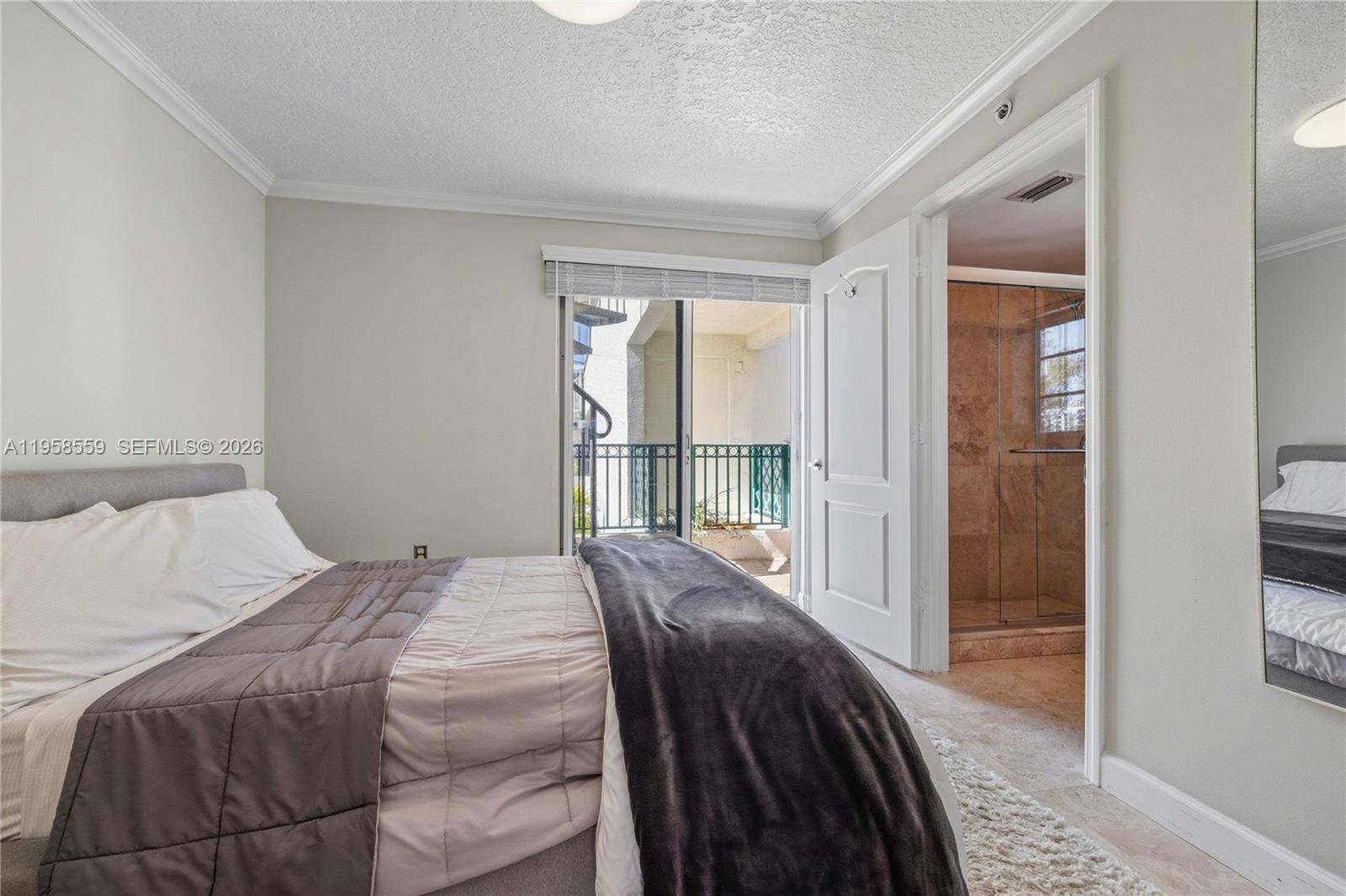 300 Euclid Ave # 206