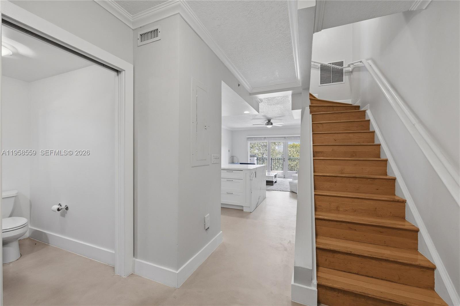 300 Euclid Ave # 206