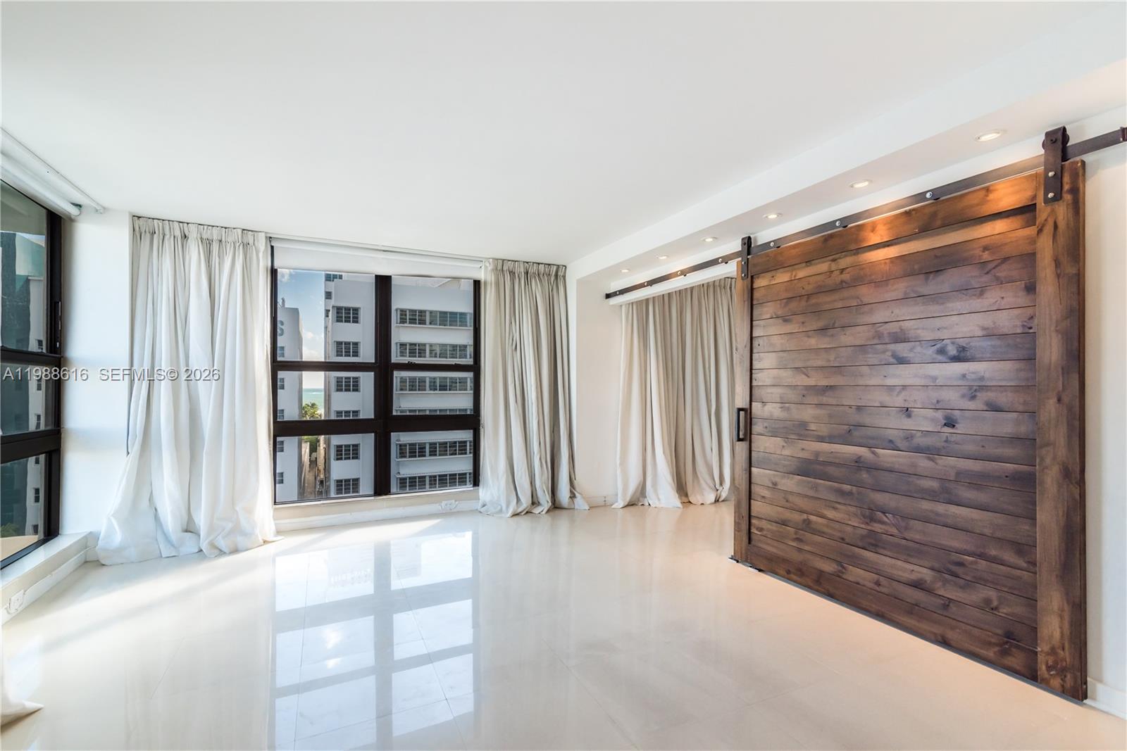 1800 Collins Ave # 8C