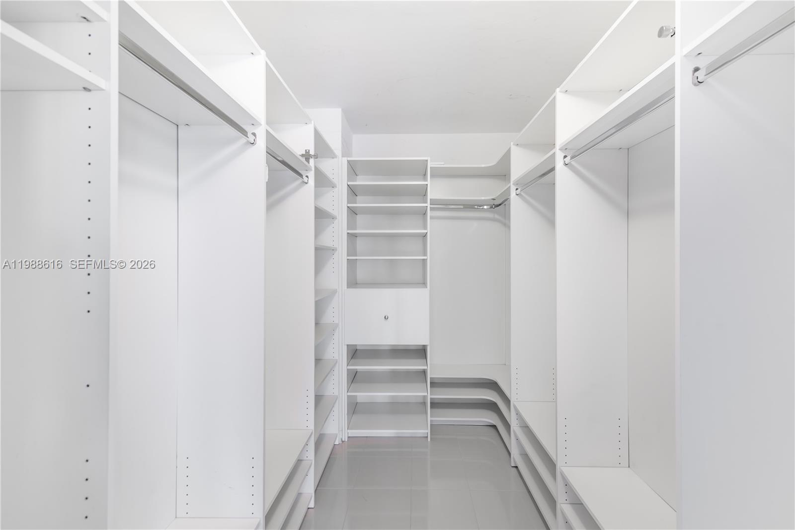 1800 Collins Ave # 8C