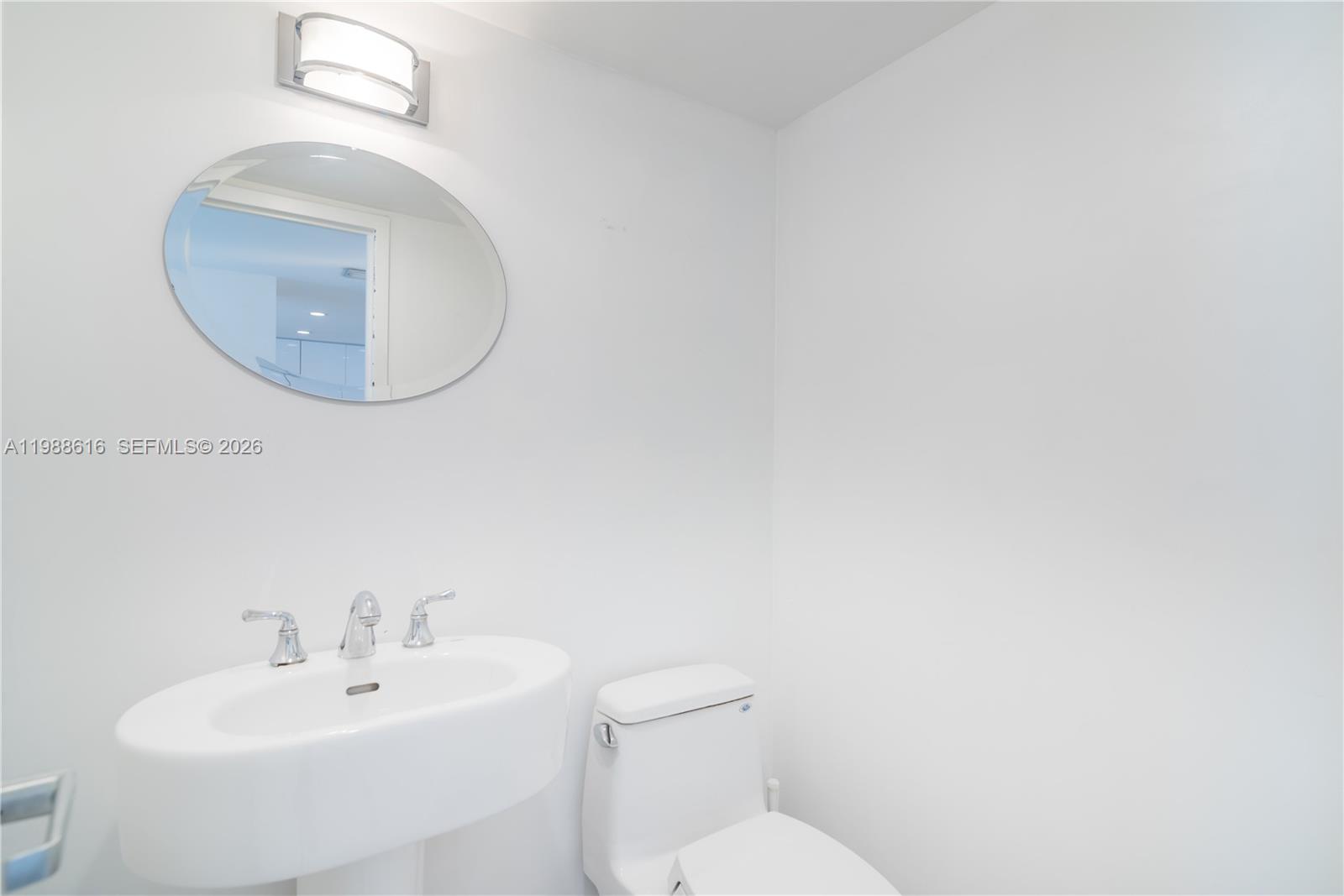 1800 Collins Ave # 8C