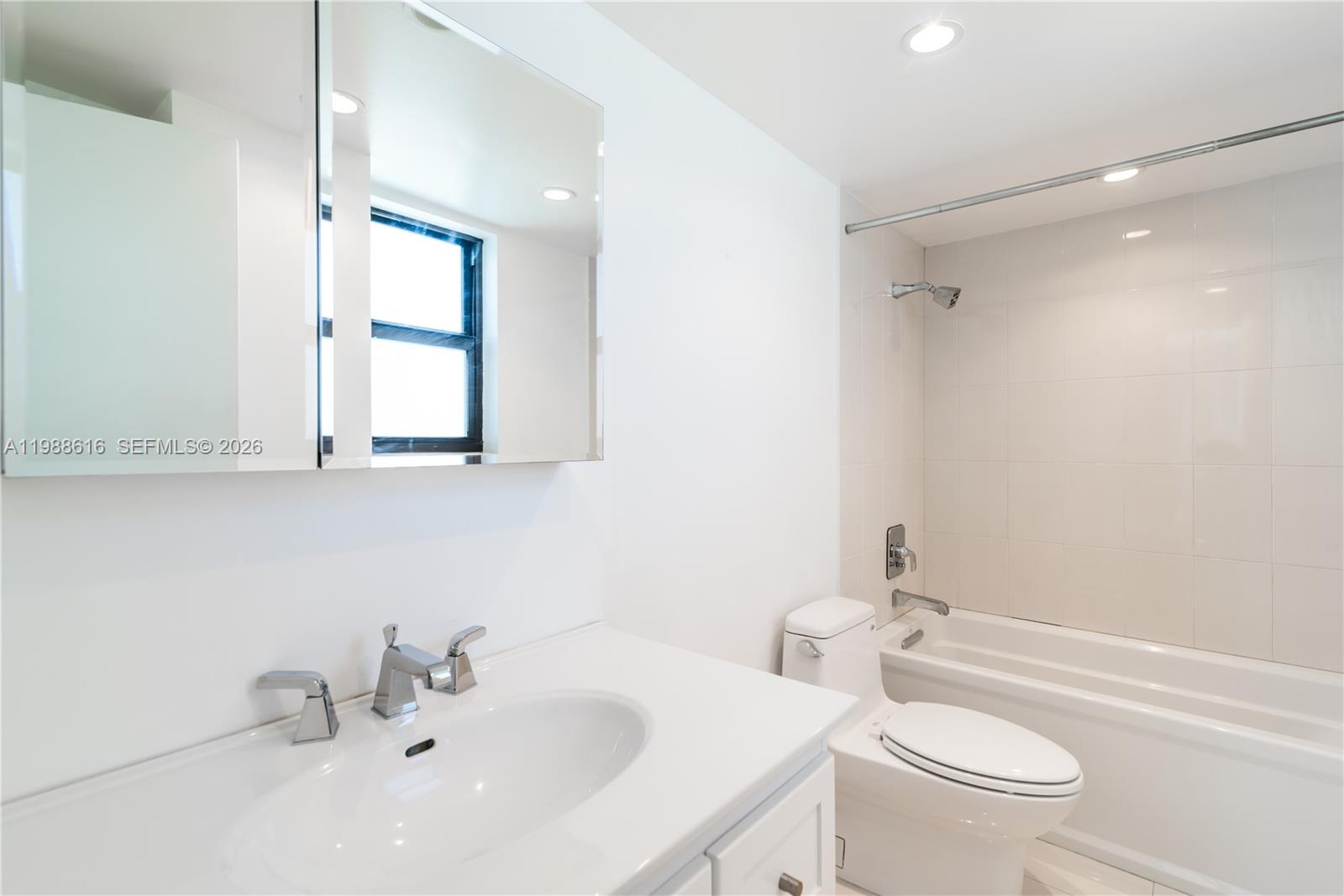 1800 Collins Ave # 8C