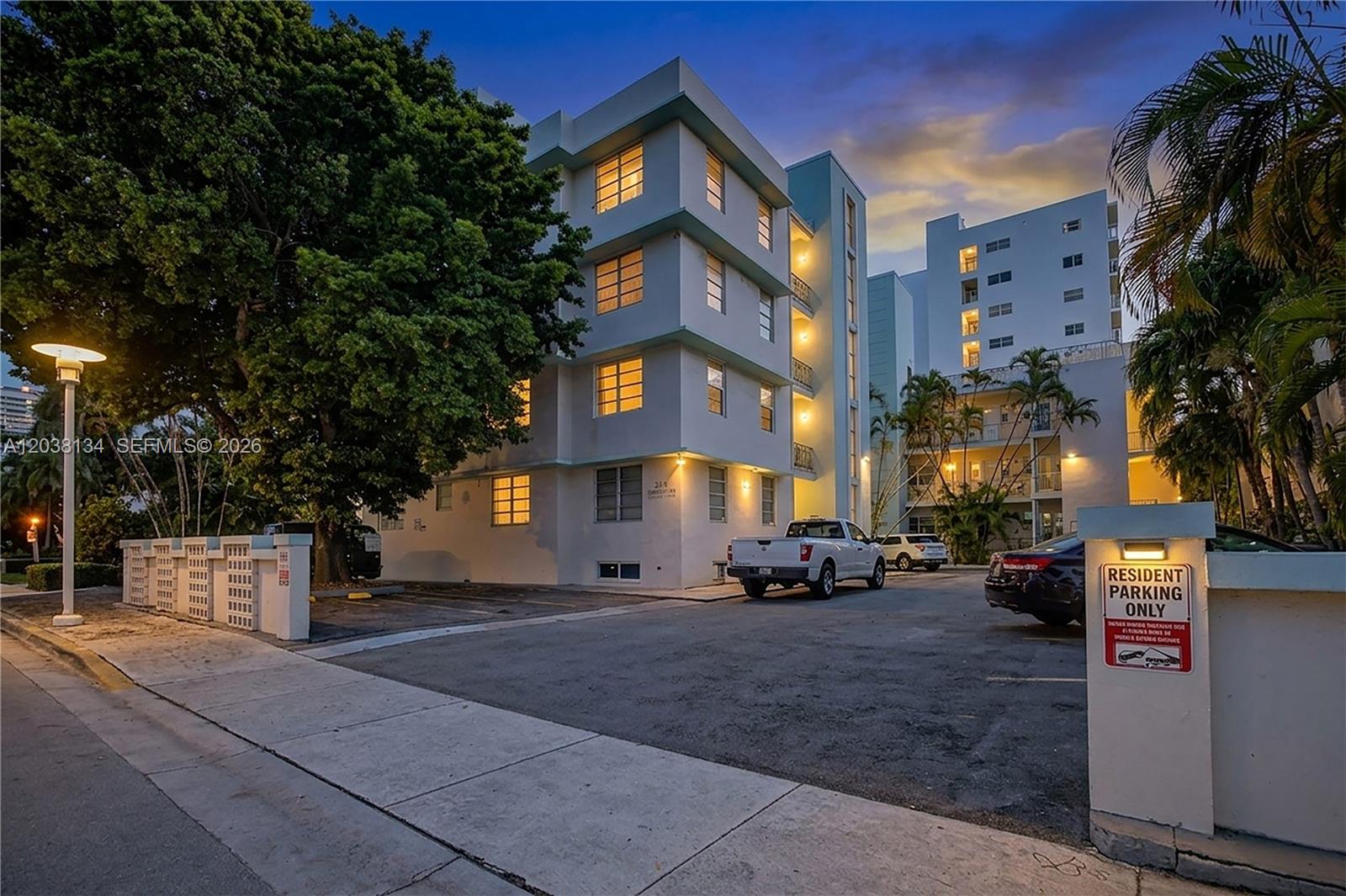 1751 Washington Ave # 1F