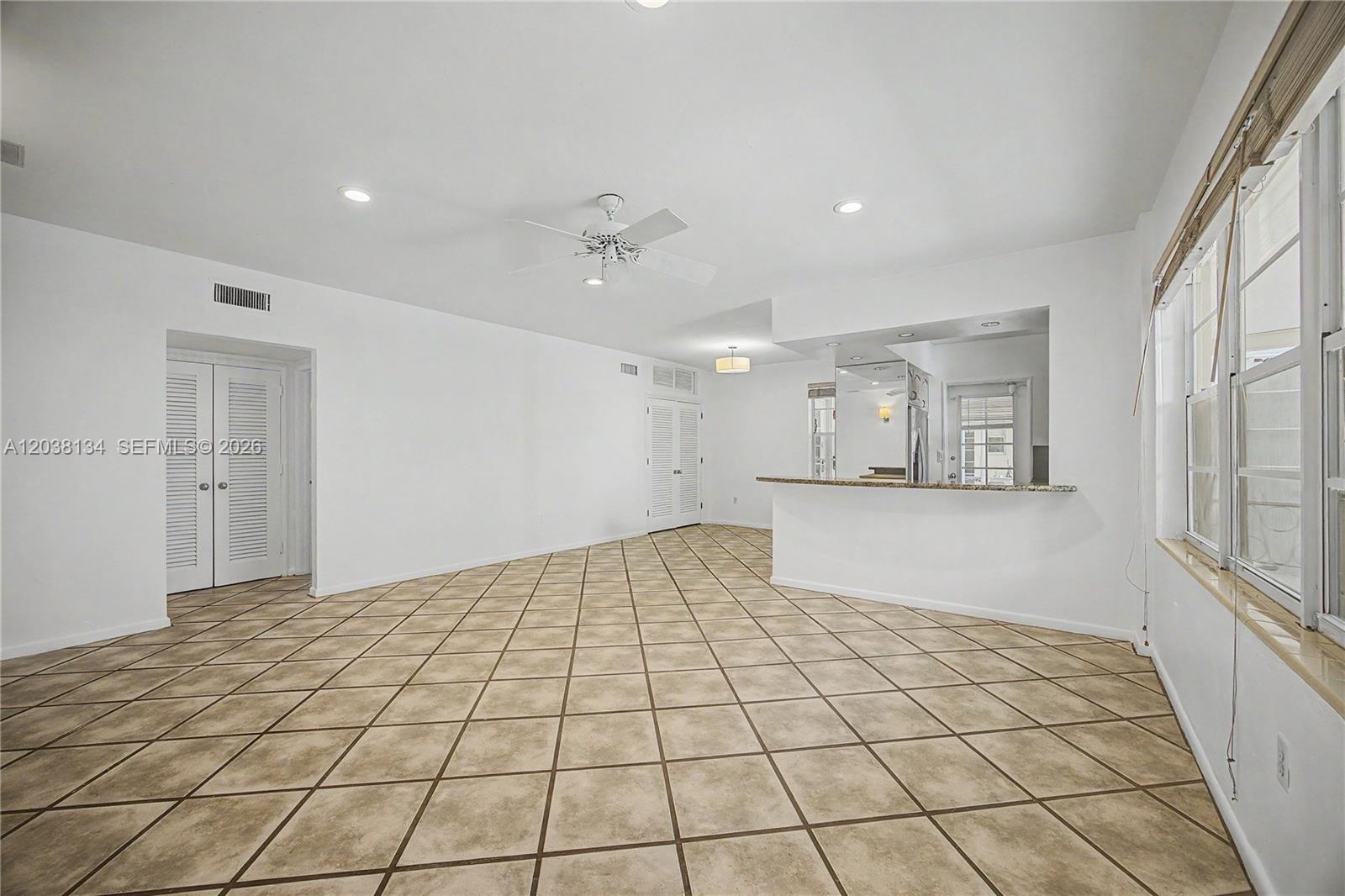 1751 Washington Ave # 1F