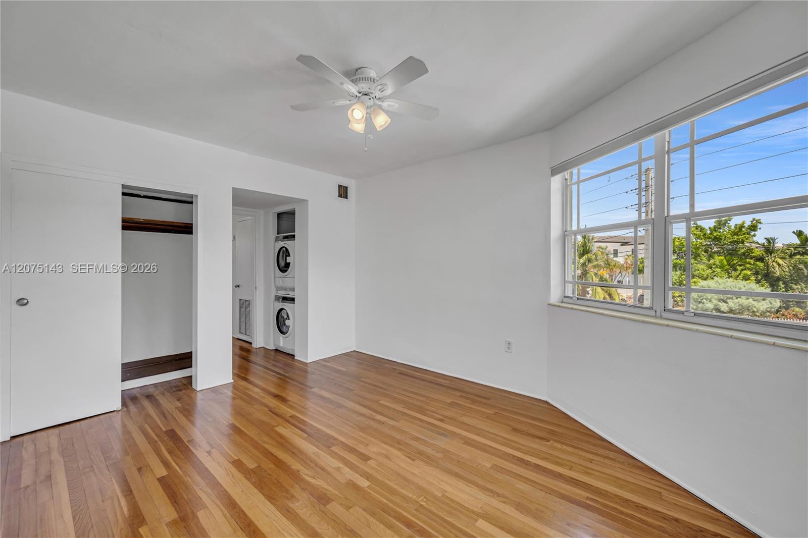 800 W 42nd St # 1B
