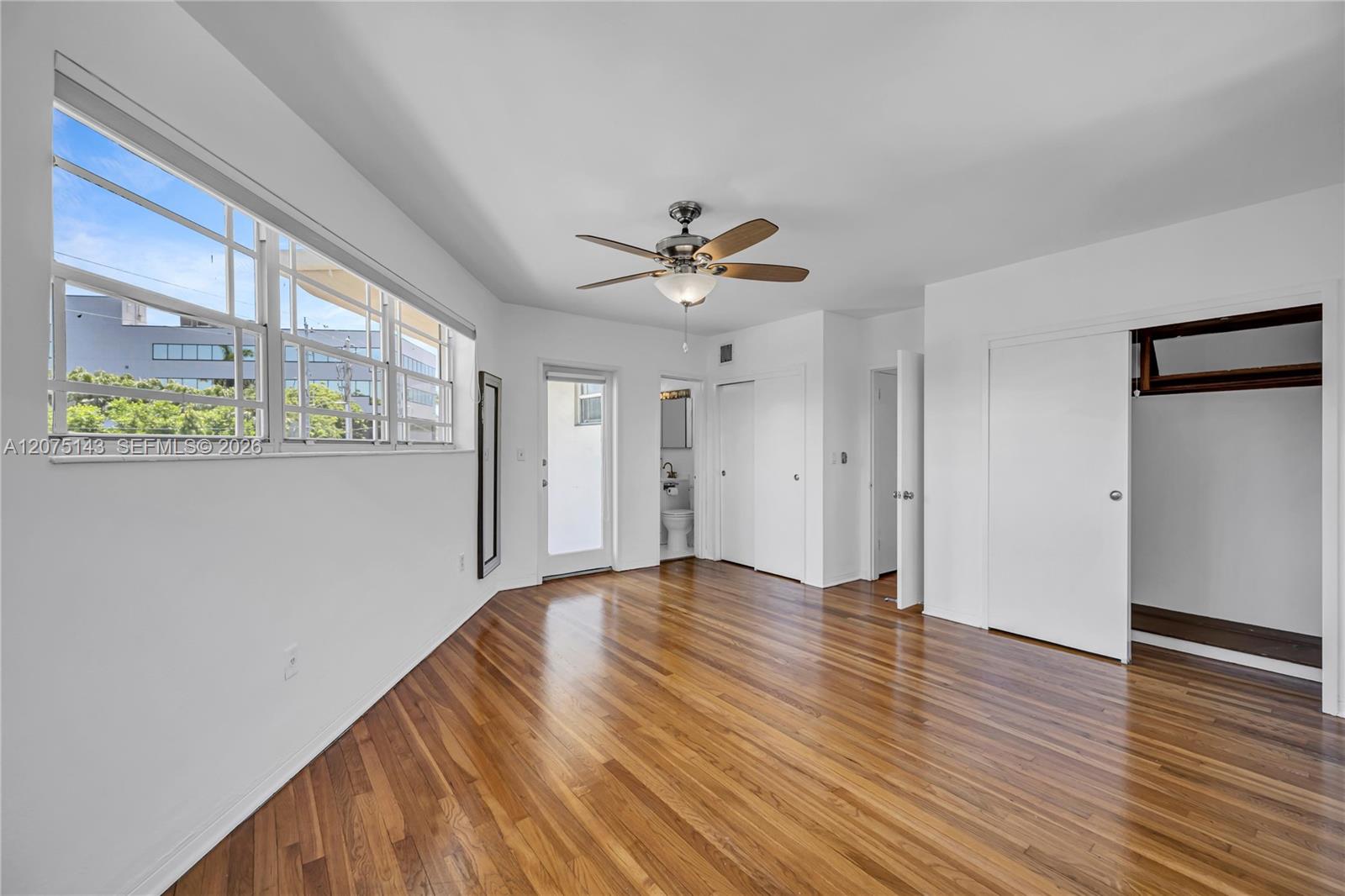 800 W 42nd St # 1B