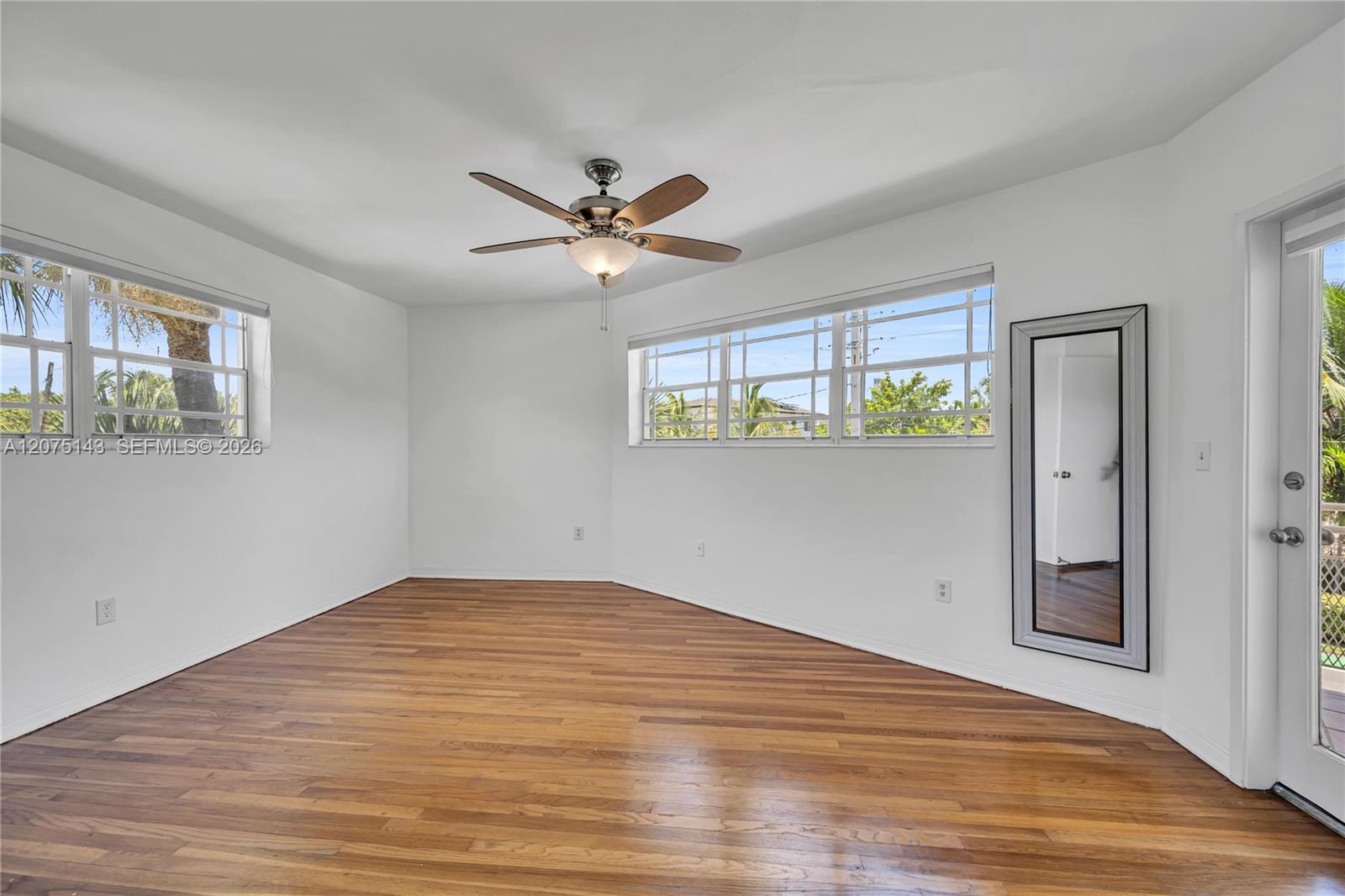 800 W 42nd St # 1B