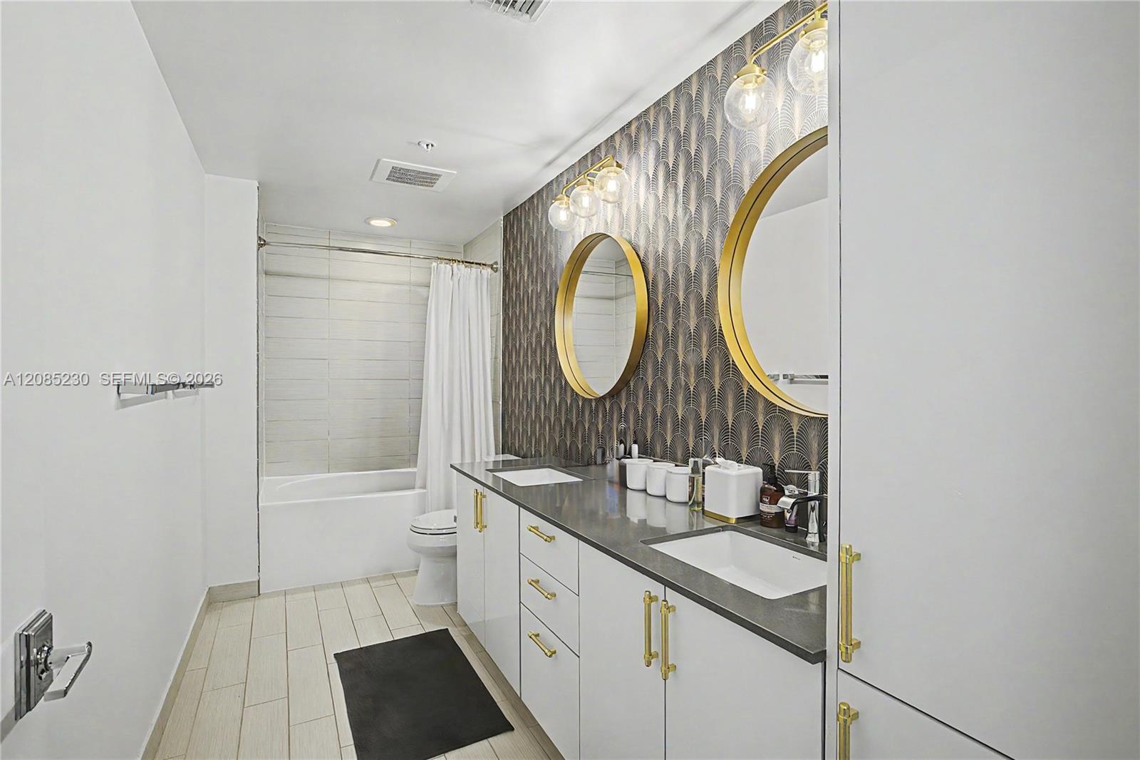 999 SW 1st Ave # 2407
