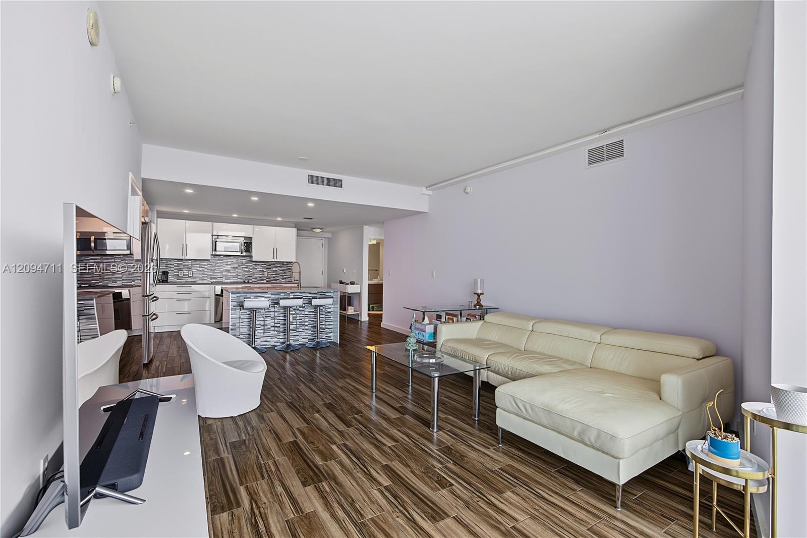 1900 N Bayshore Dr # 3604