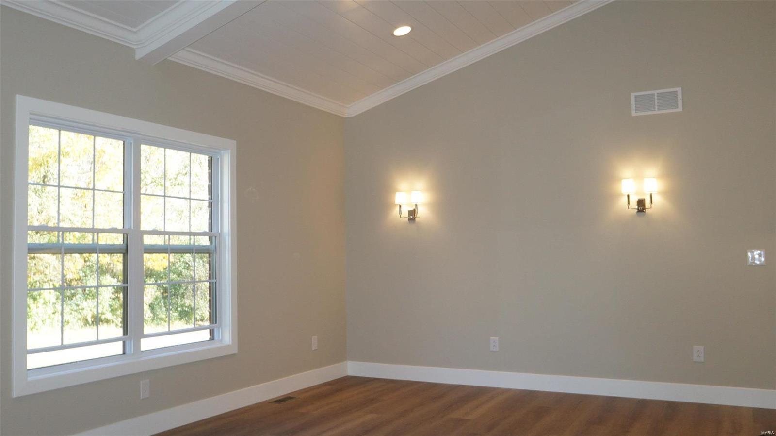 2037 Ravenel