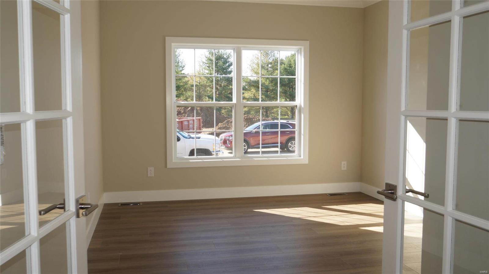 2037 Ravenel