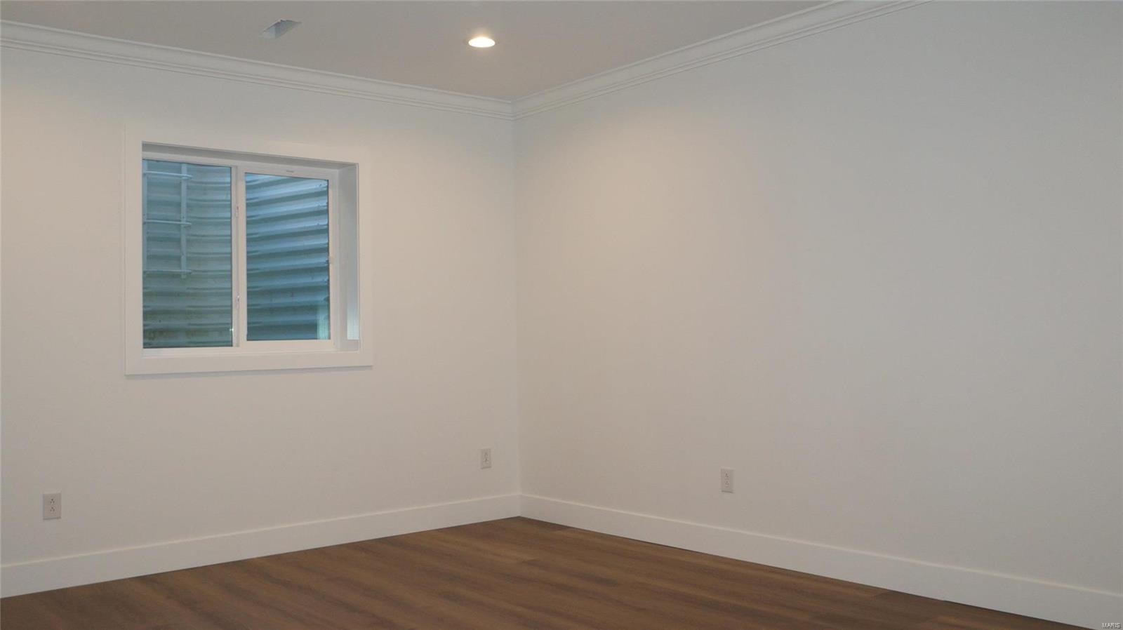 2037 Ravenel