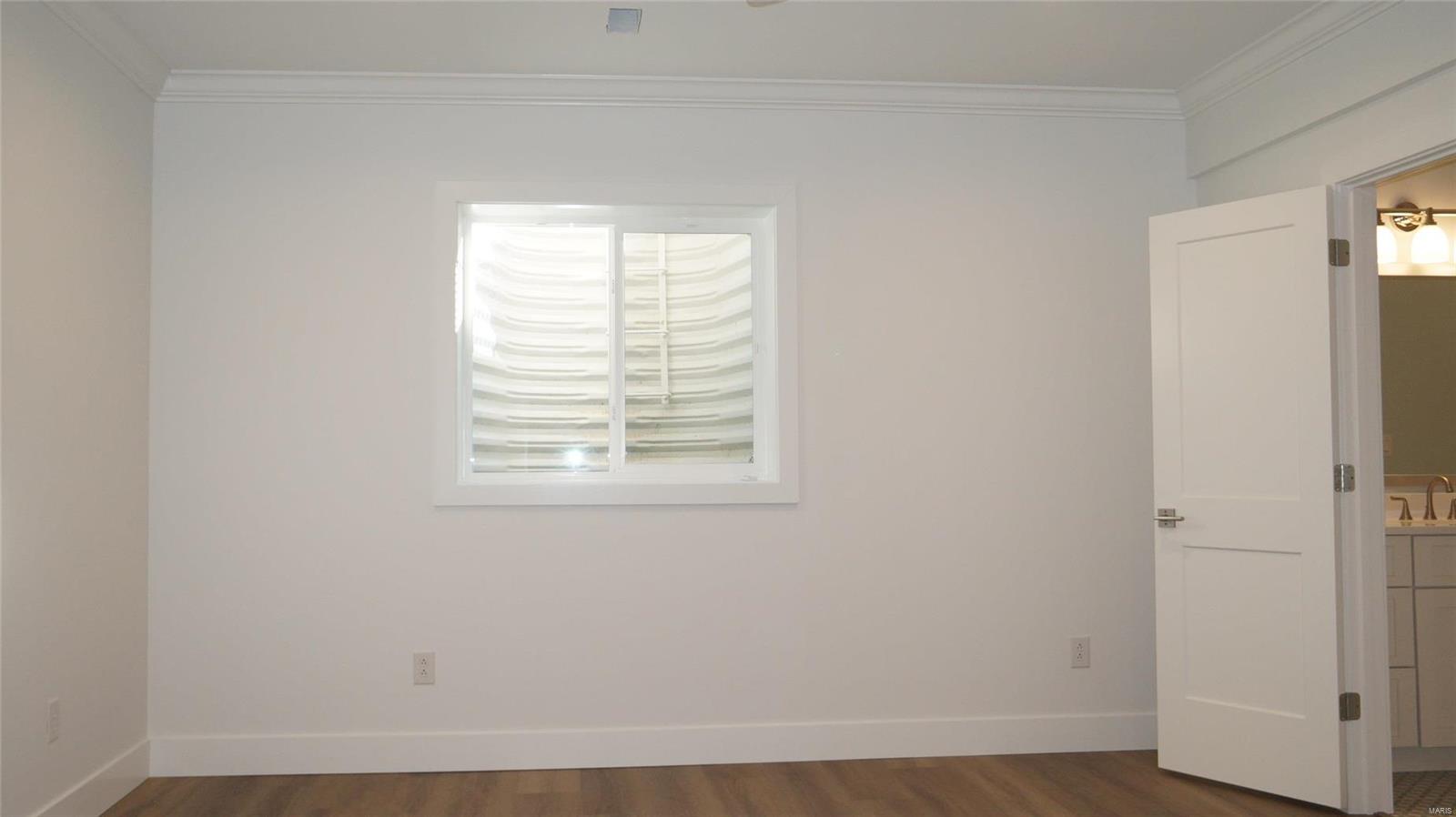 2037 Ravenel