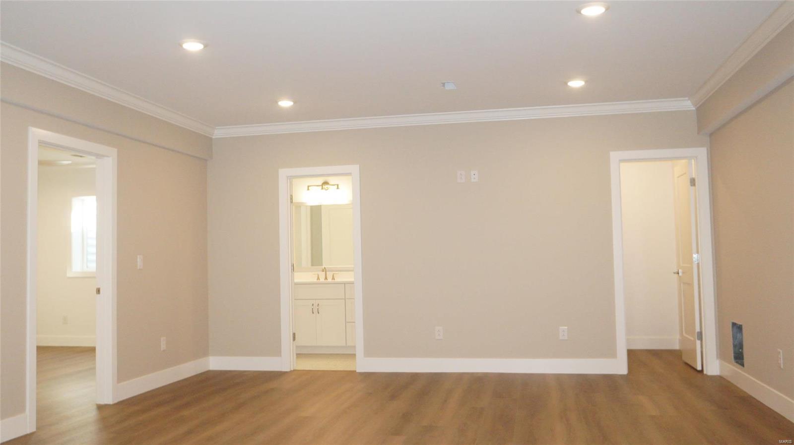2037 Ravenel