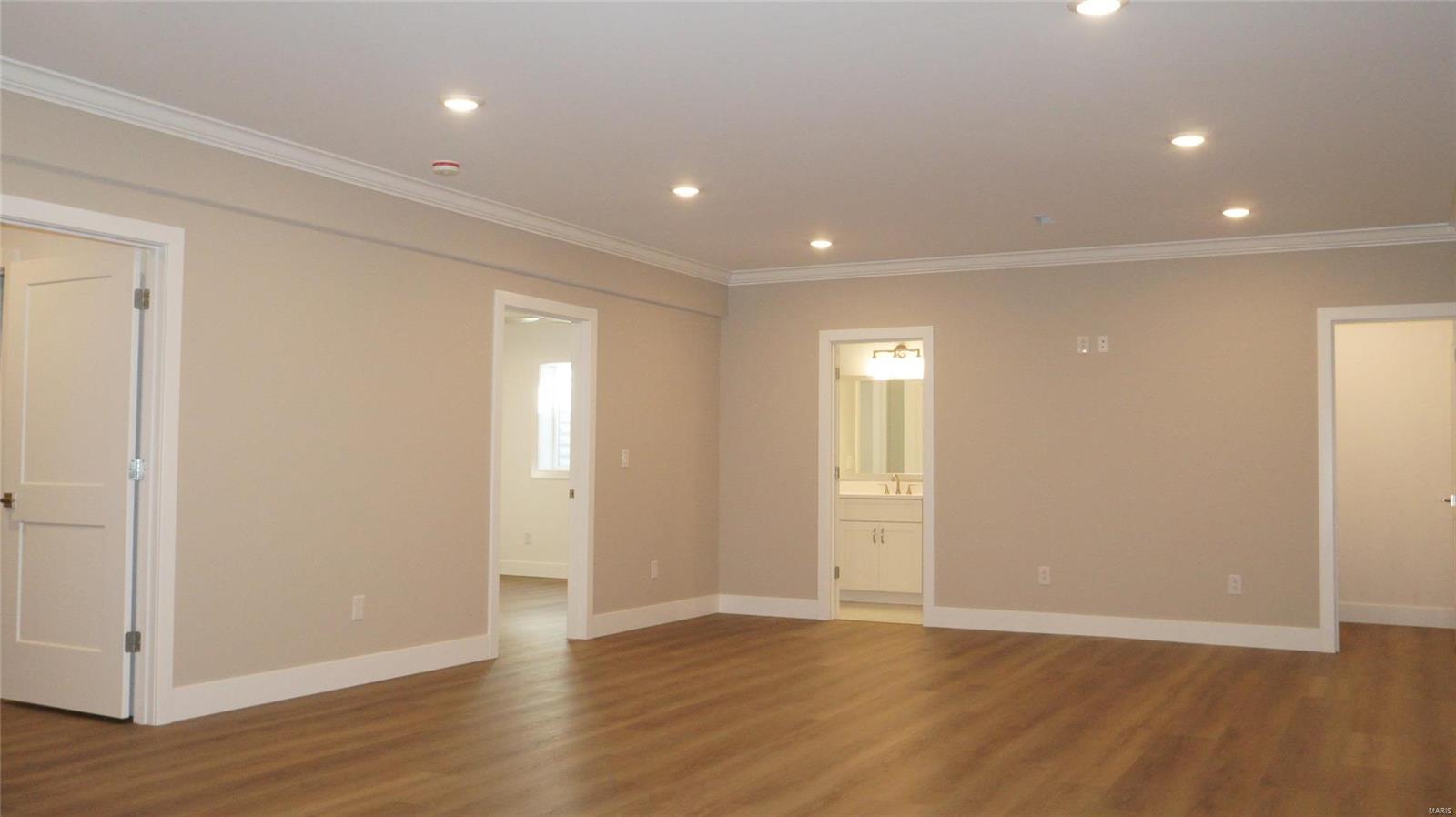 2037 Ravenel