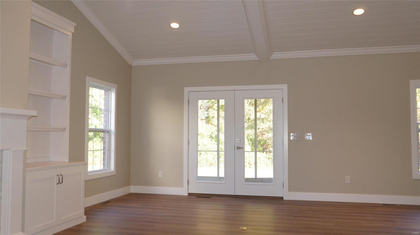 2037 Ravenel