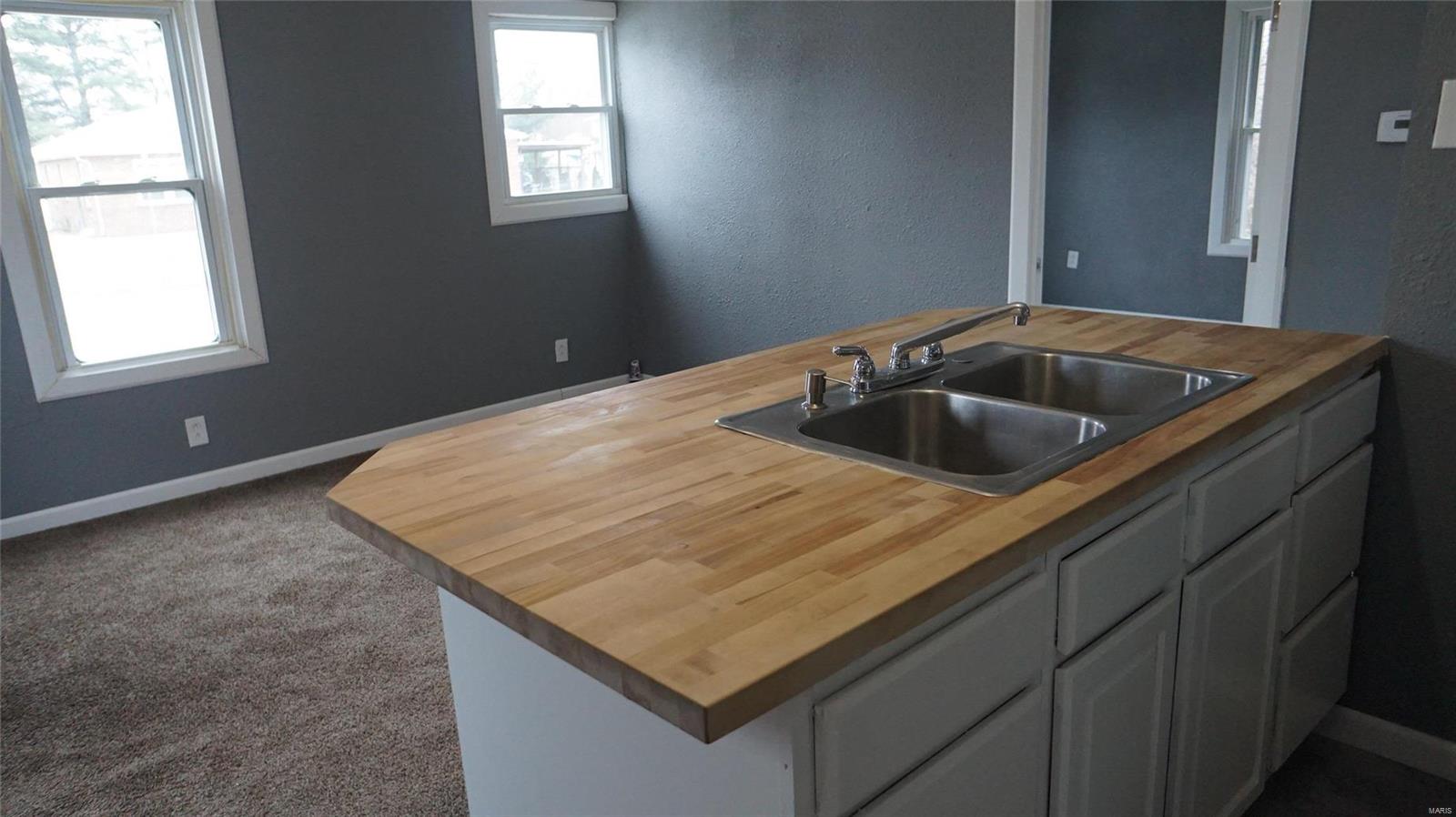 1608 Caseyville Avenue