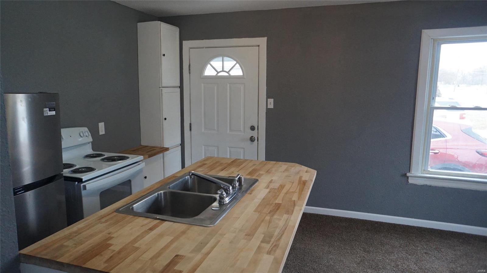 1608 Caseyville Avenue