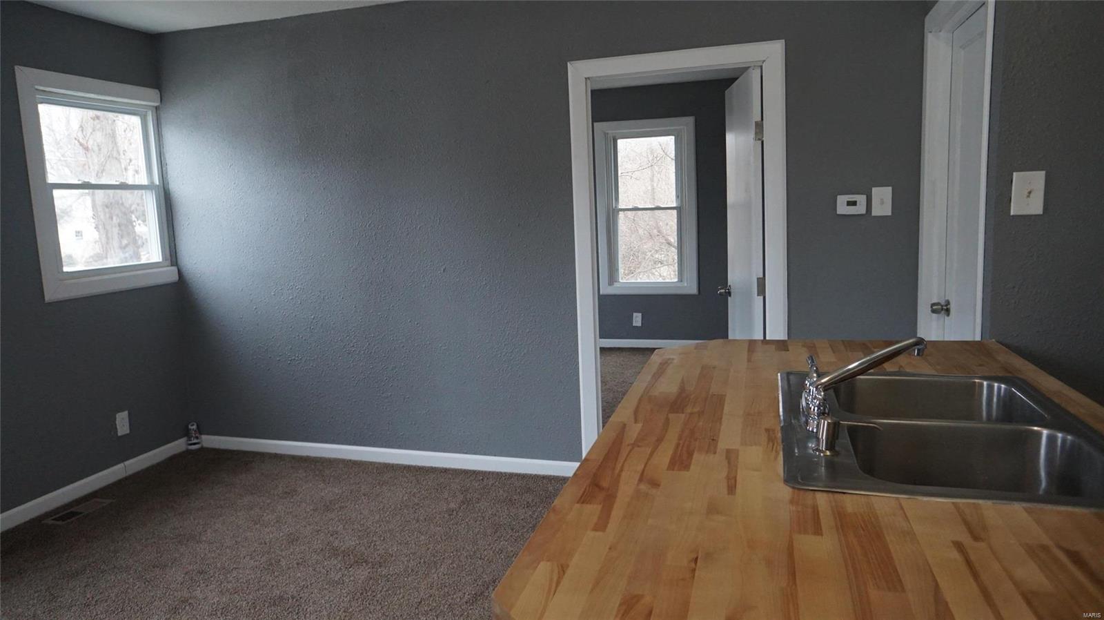 1608 Caseyville Avenue