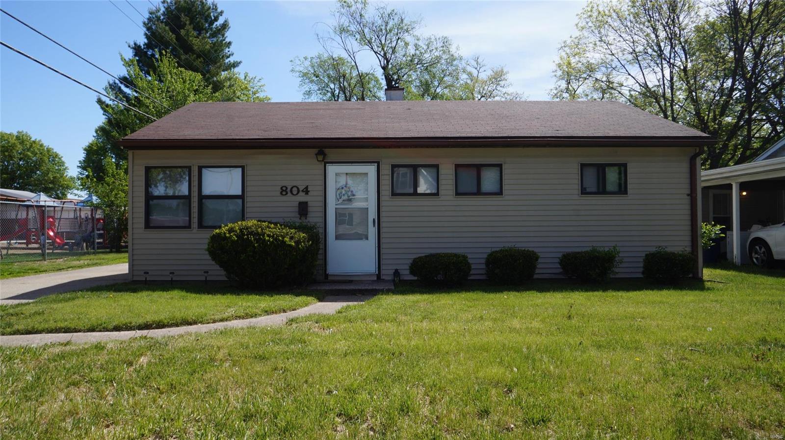 804 Royal Heights Road