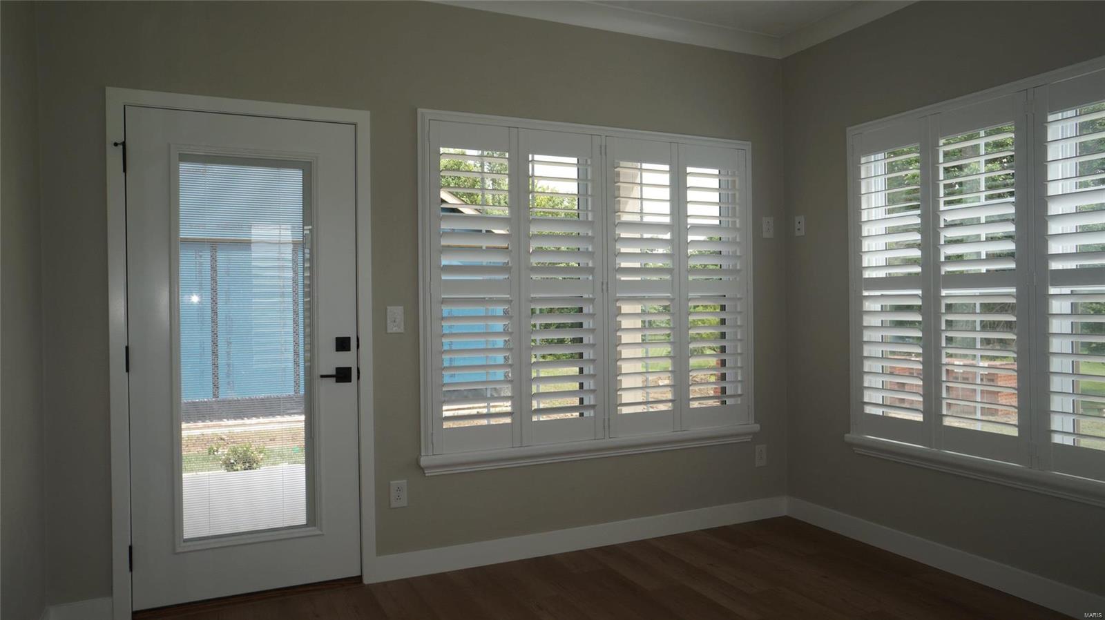 2044 Ravenel