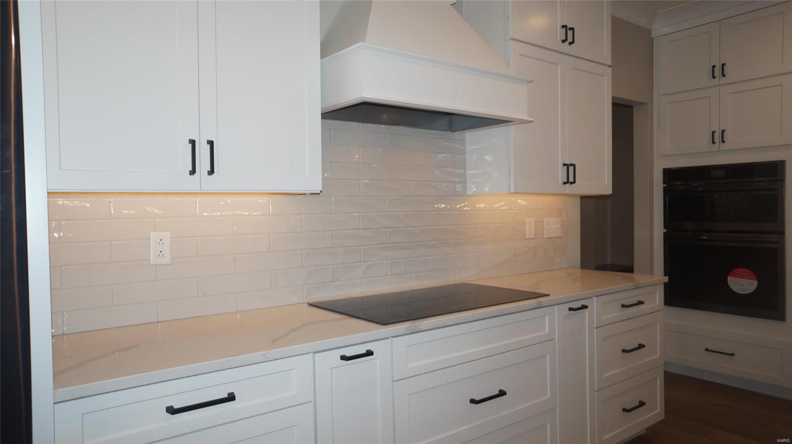 2044 Ravenel