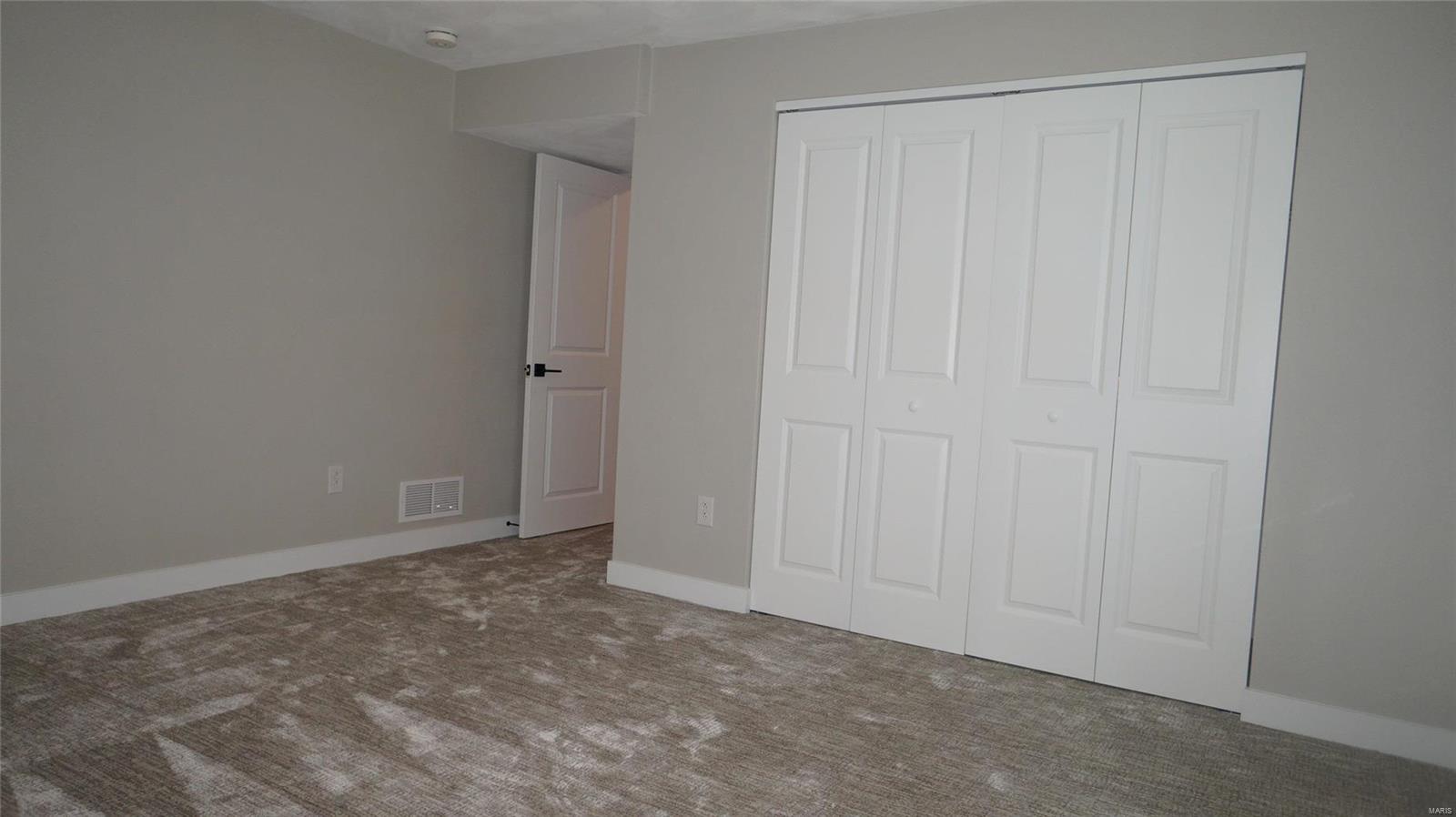 2044 Ravenel