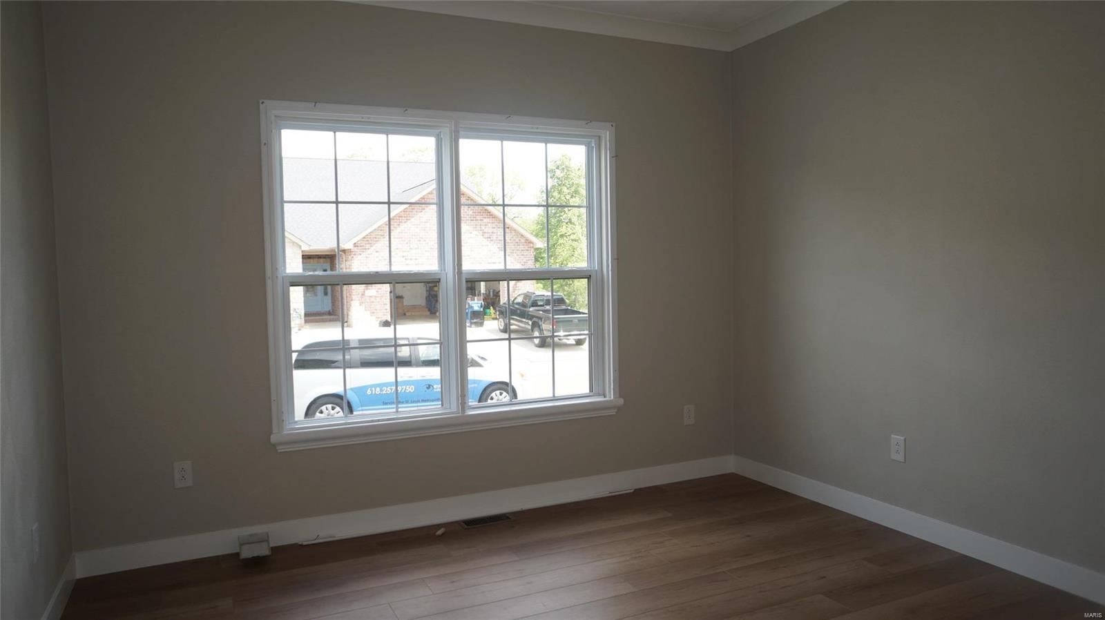 2044 Ravenel