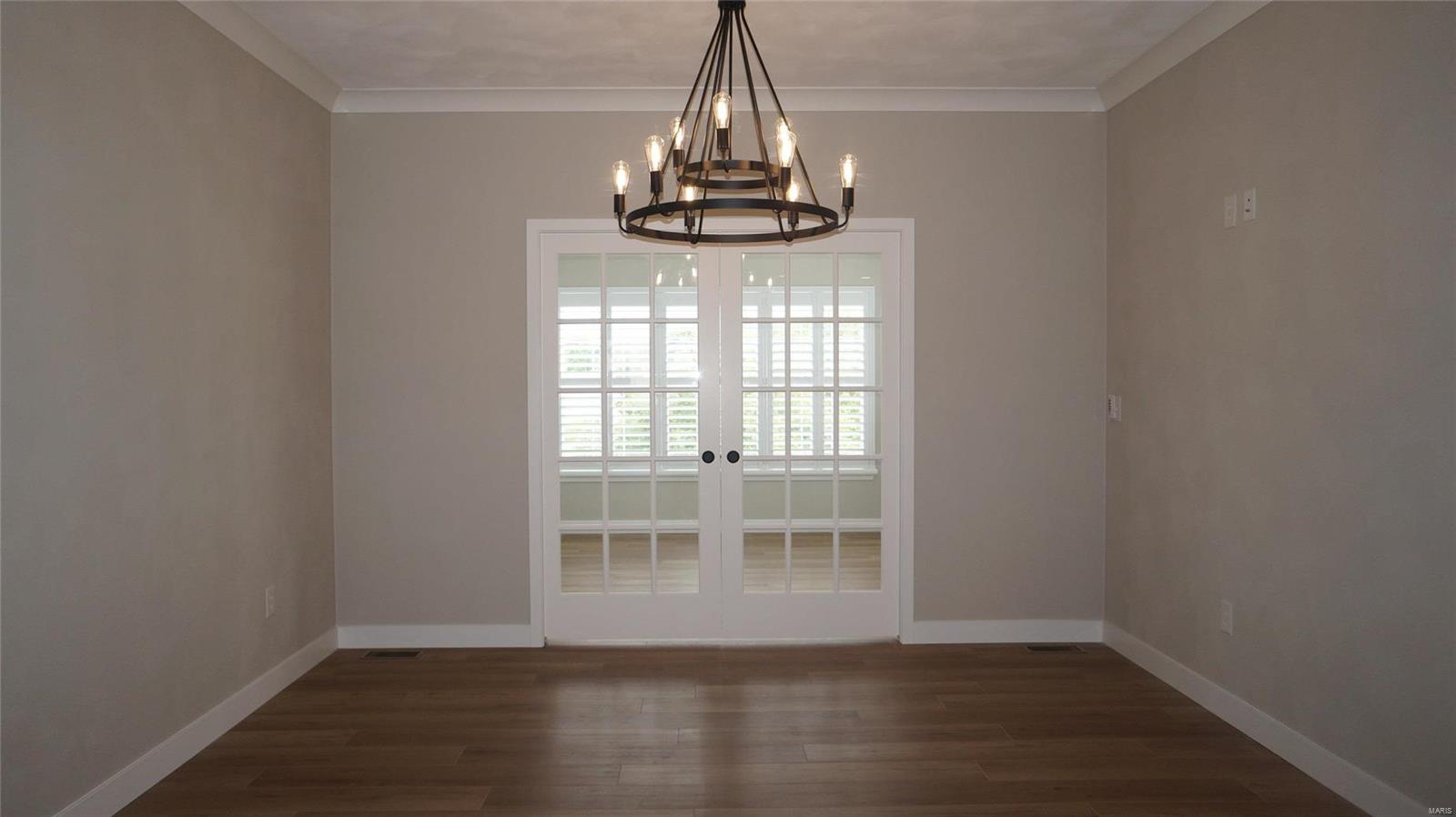 2044 Ravenel