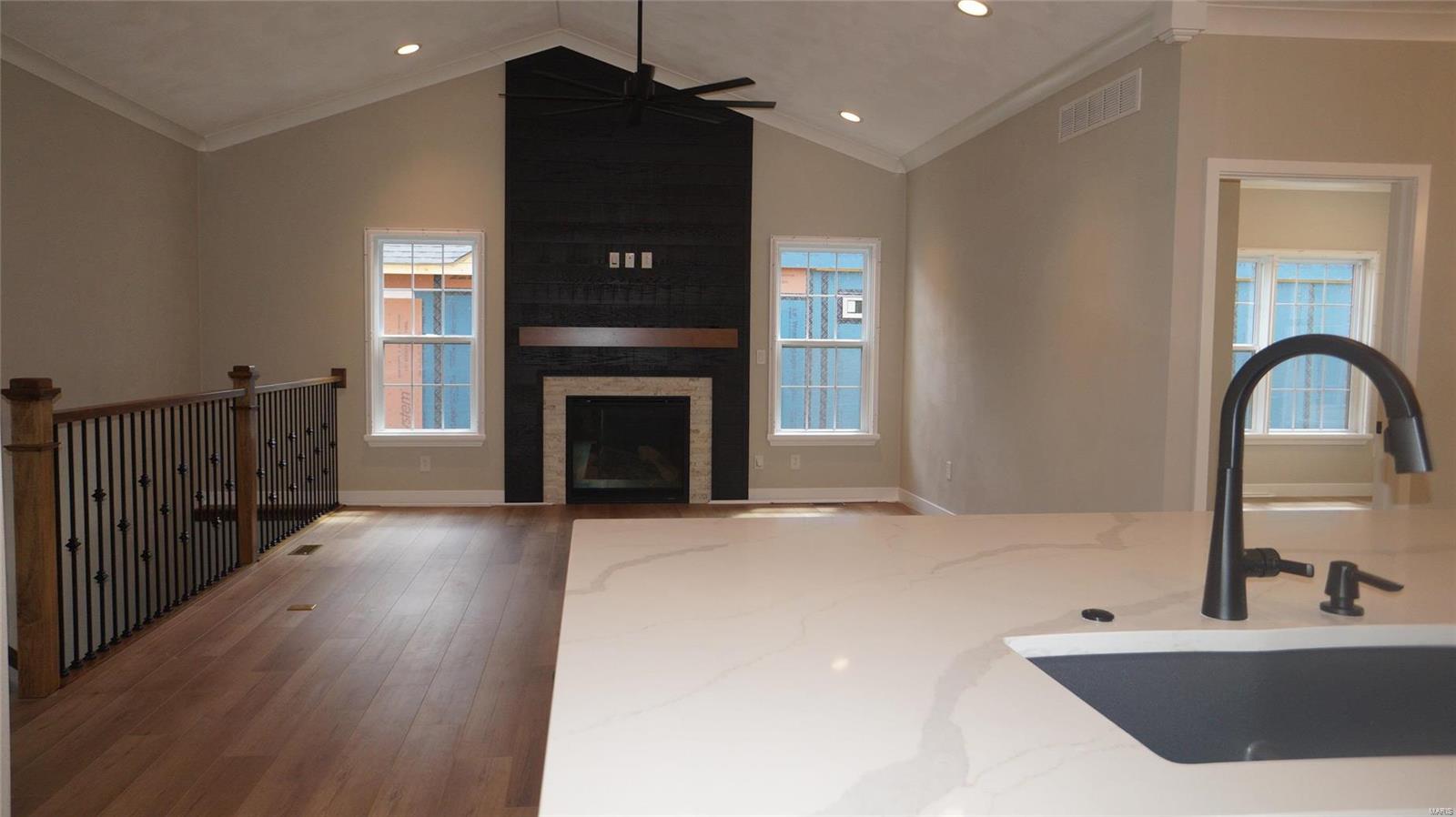 2044 Ravenel