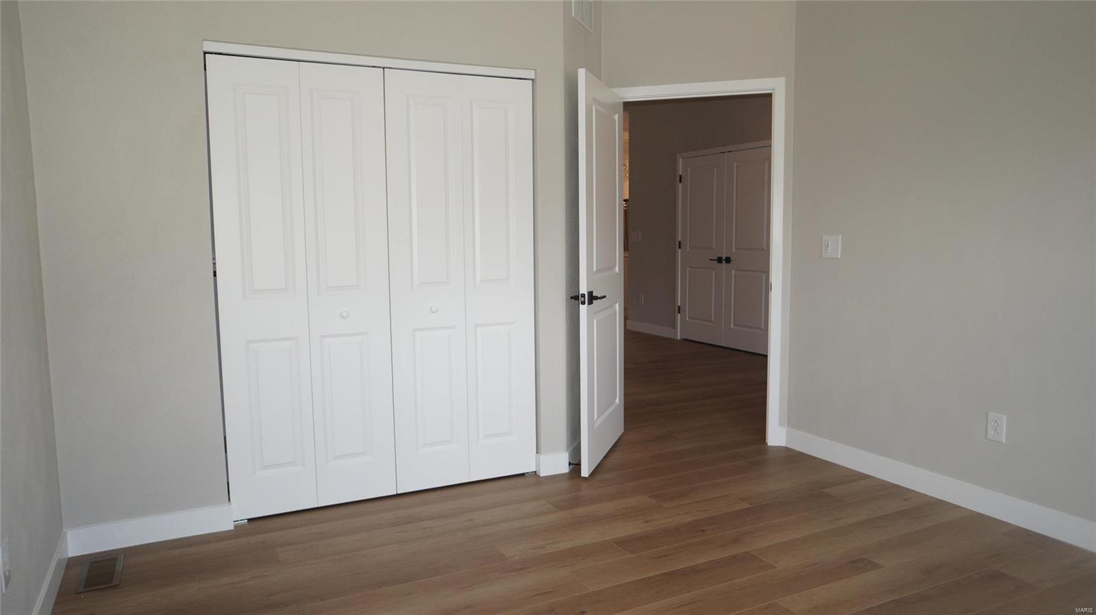 2044 Ravenel