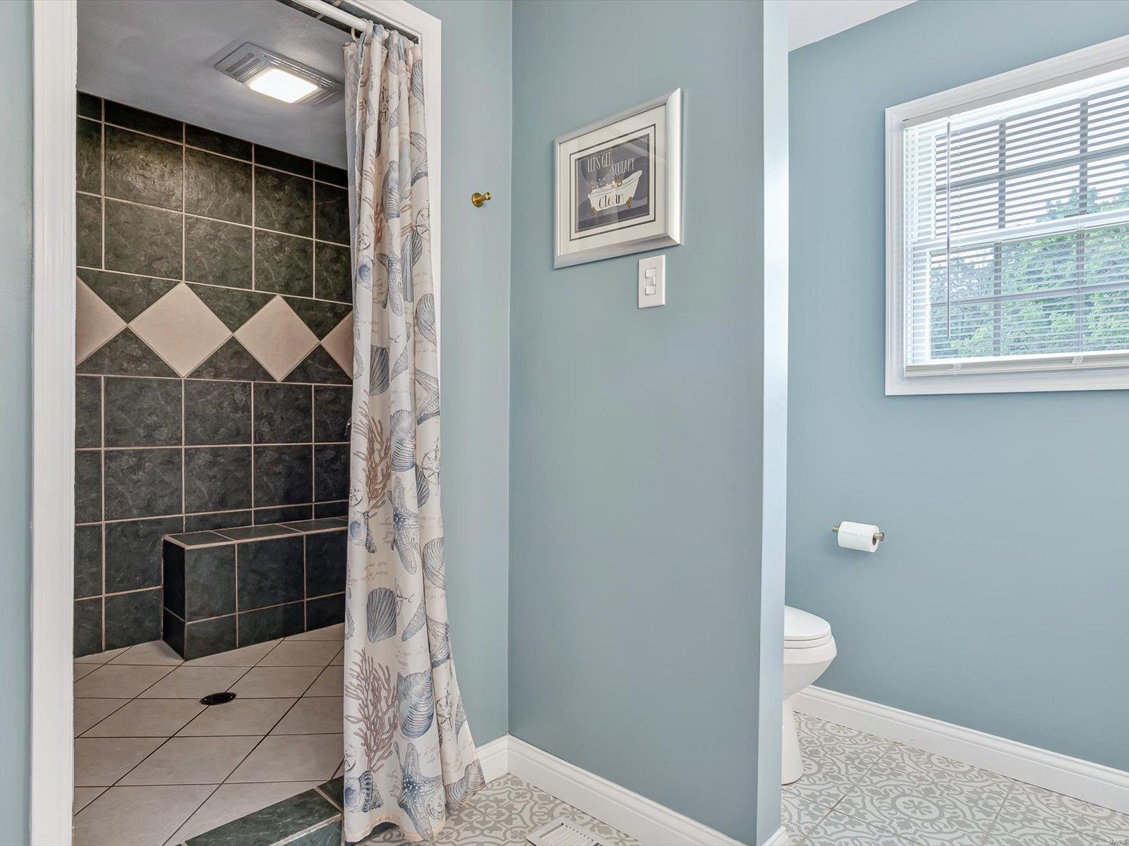 6 Country Lakes Lane