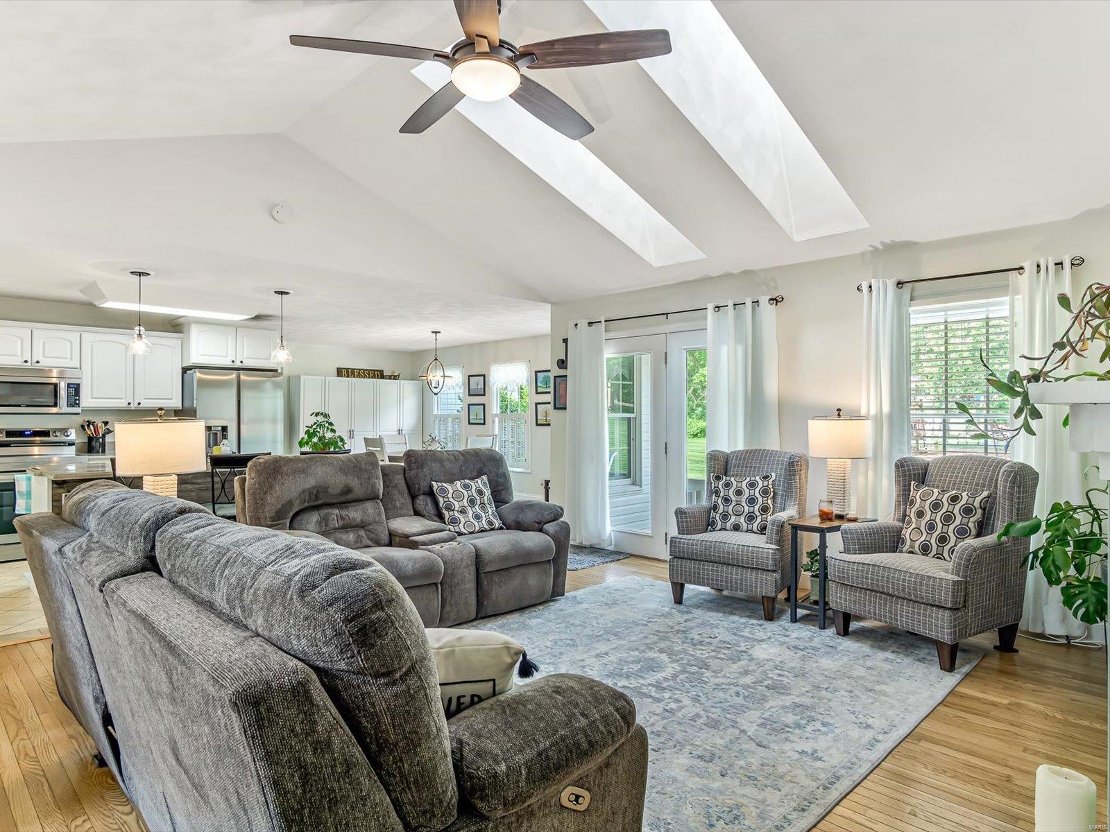 6 Country Lakes Lane