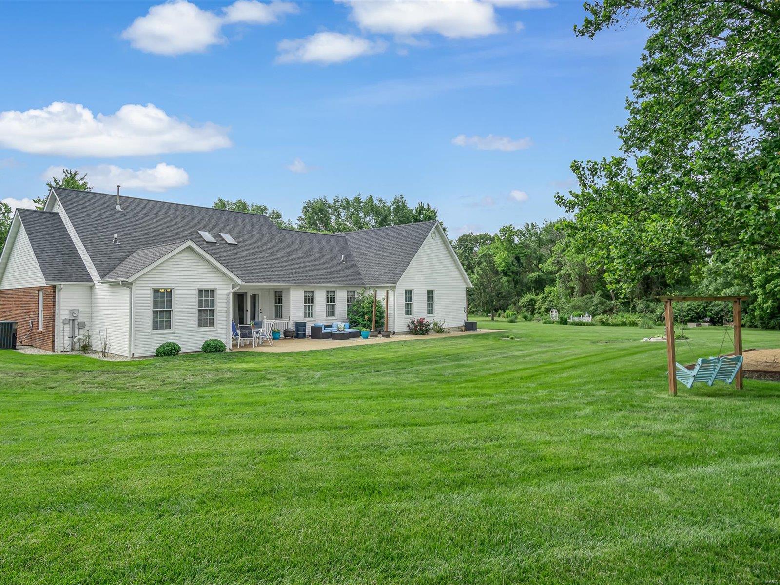 6 Country Lakes Lane