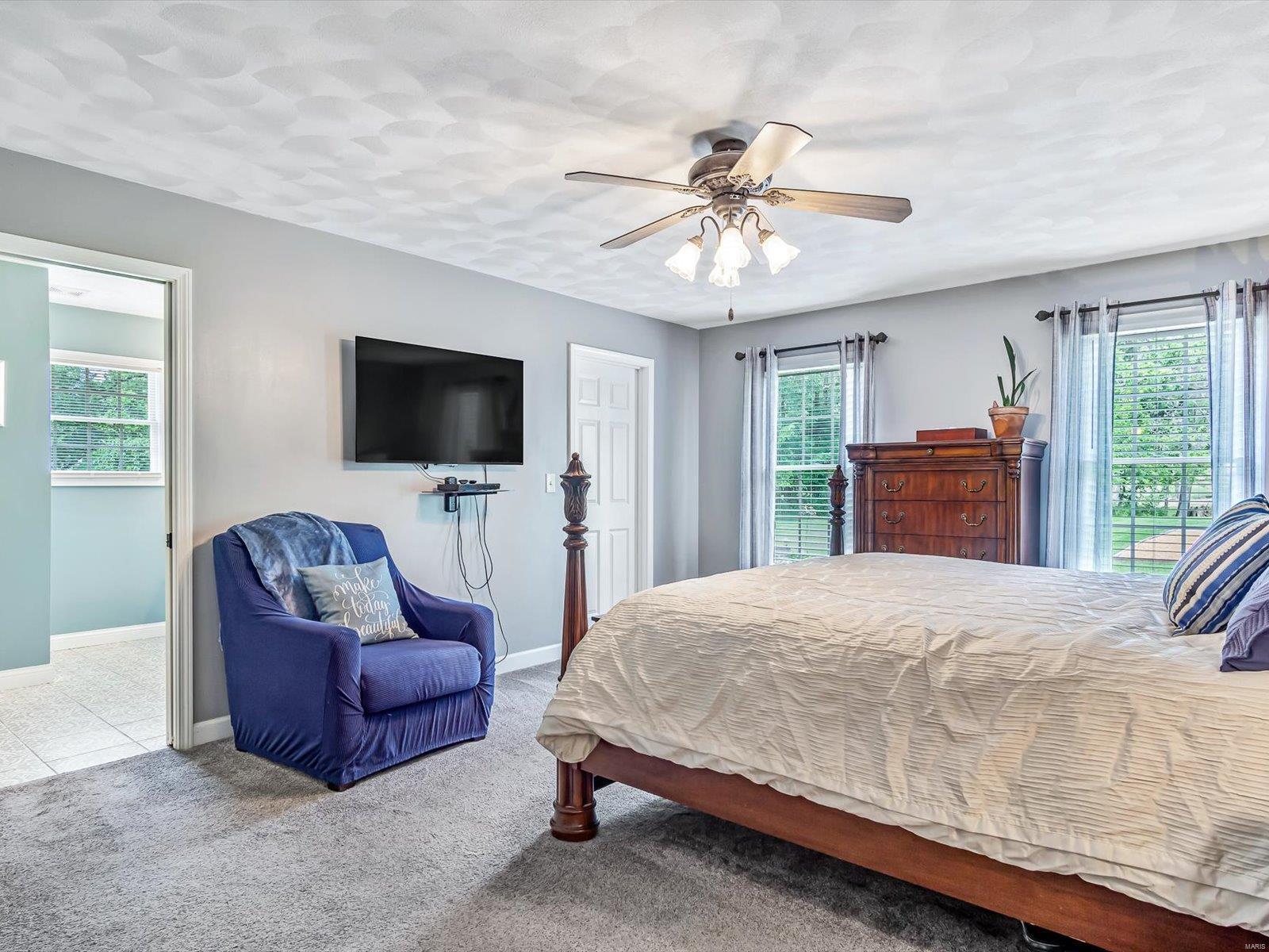 6 Country Lakes Lane