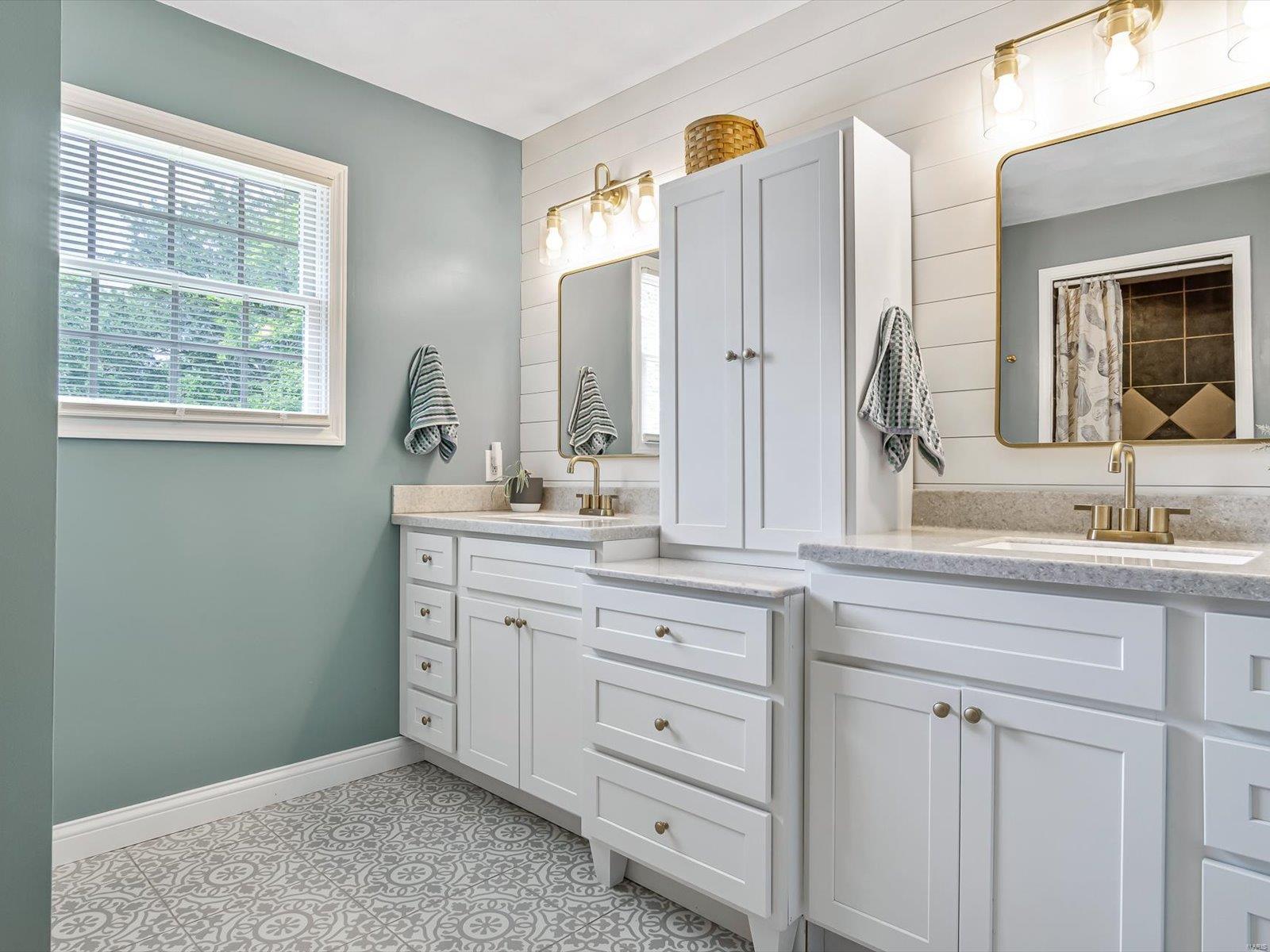 6 Country Lakes Lane