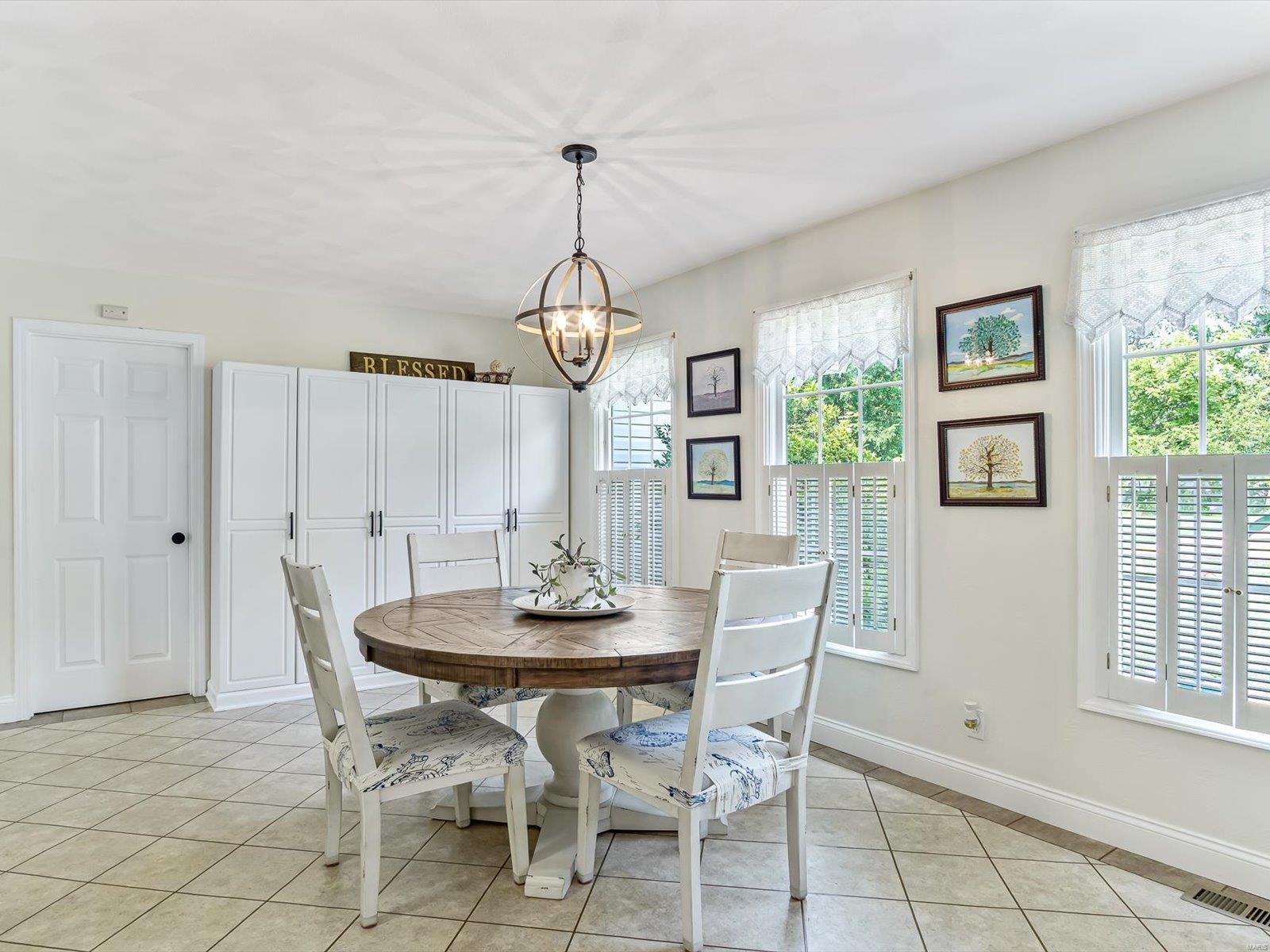 6 Country Lakes Lane