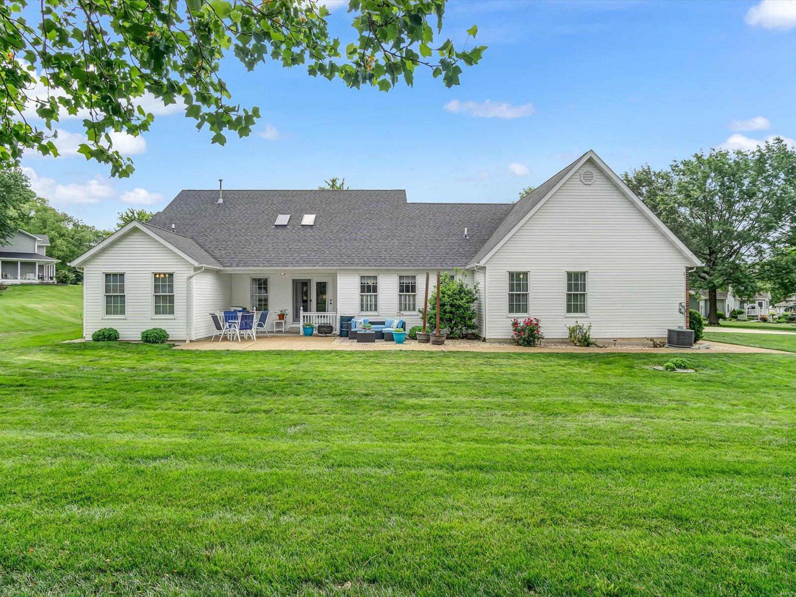 6 Country Lakes Lane