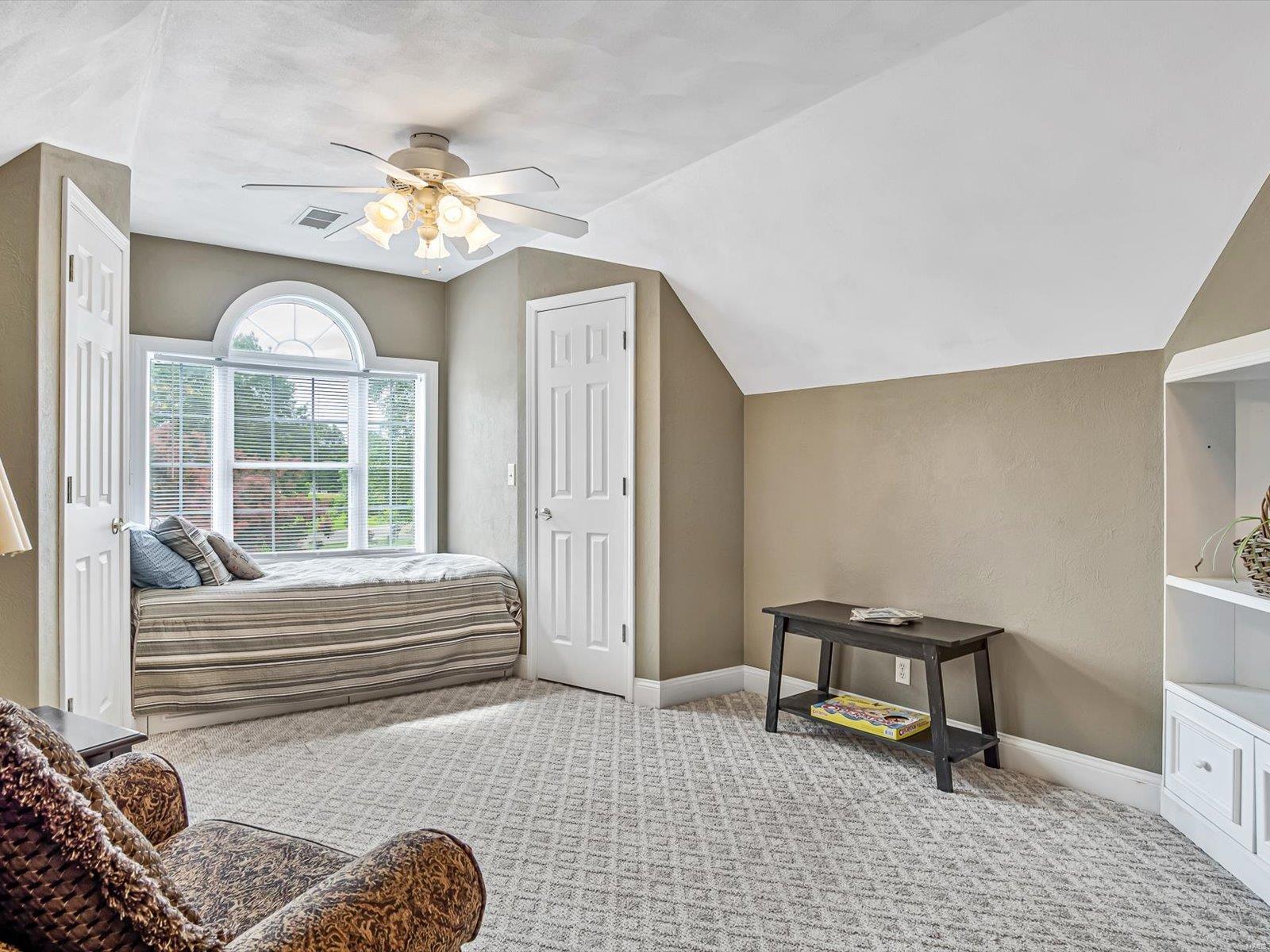 6 Country Lakes Lane